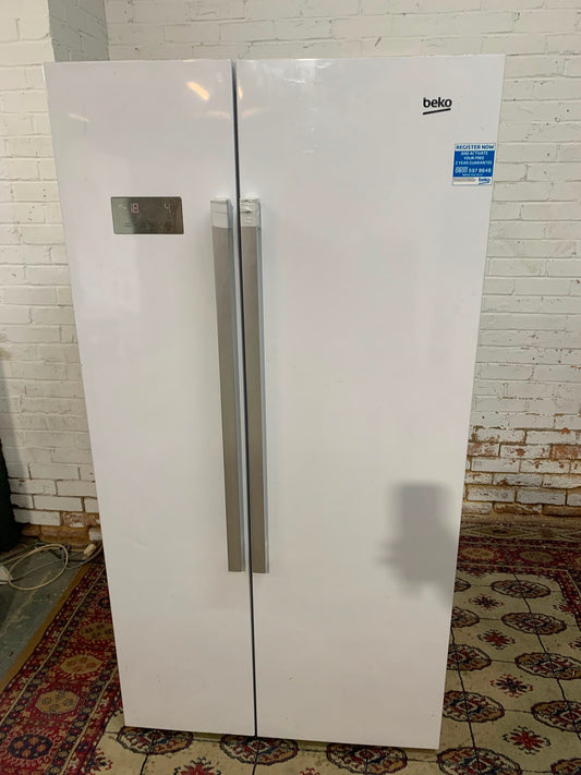 Beko White Double Door American Fridge Freezer For Sale