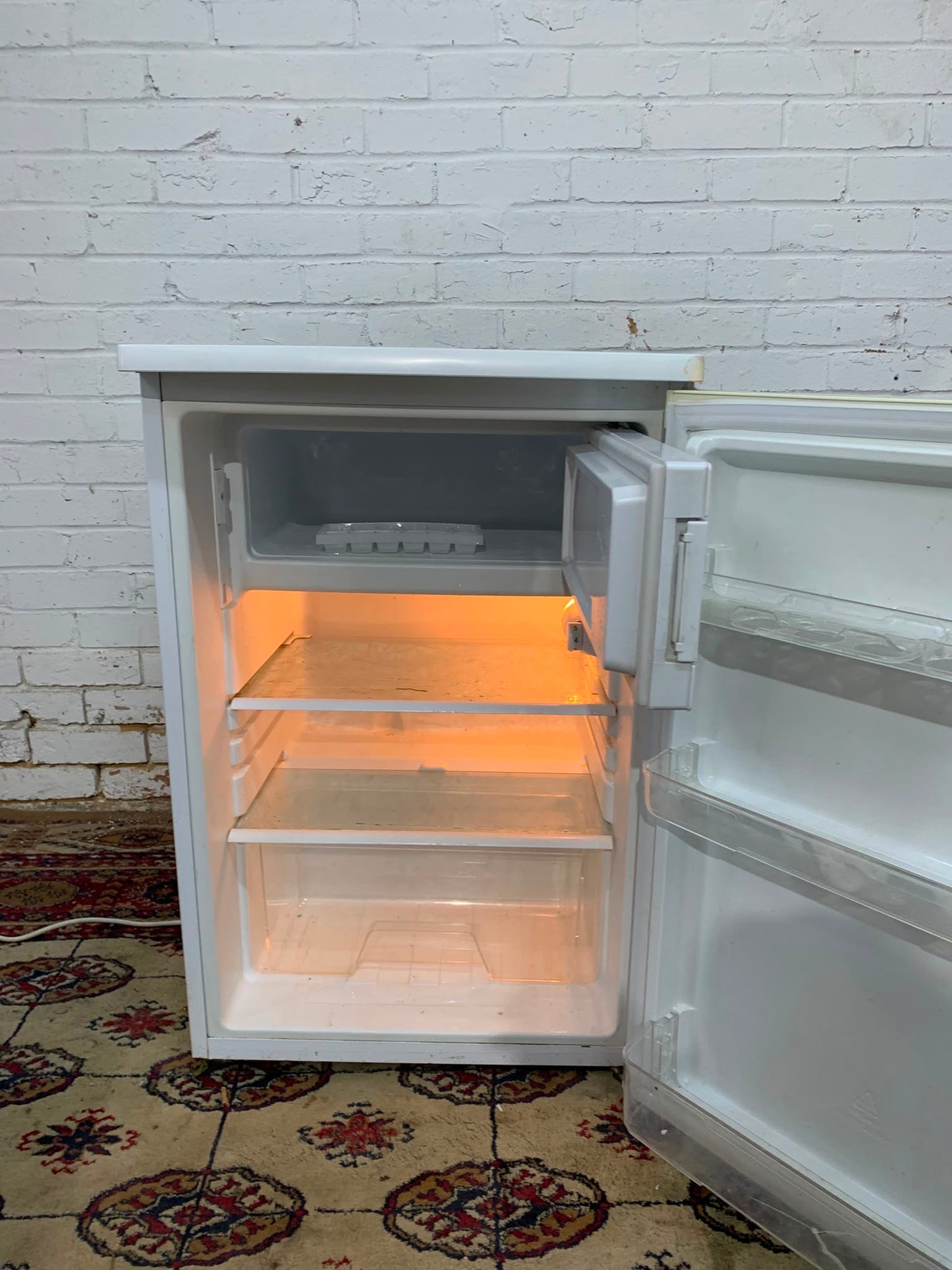 Curreys UnderCounter Fridge & Freezer On Top For Sale