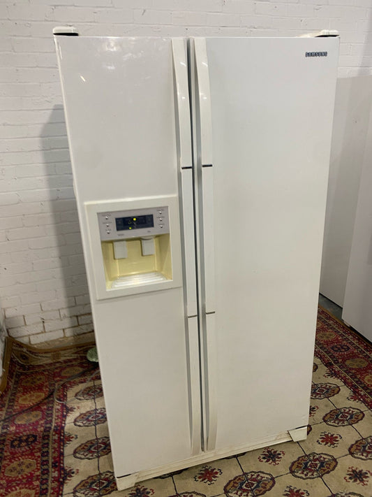 Samsung White American Double Door Fridge Freezer For Sale