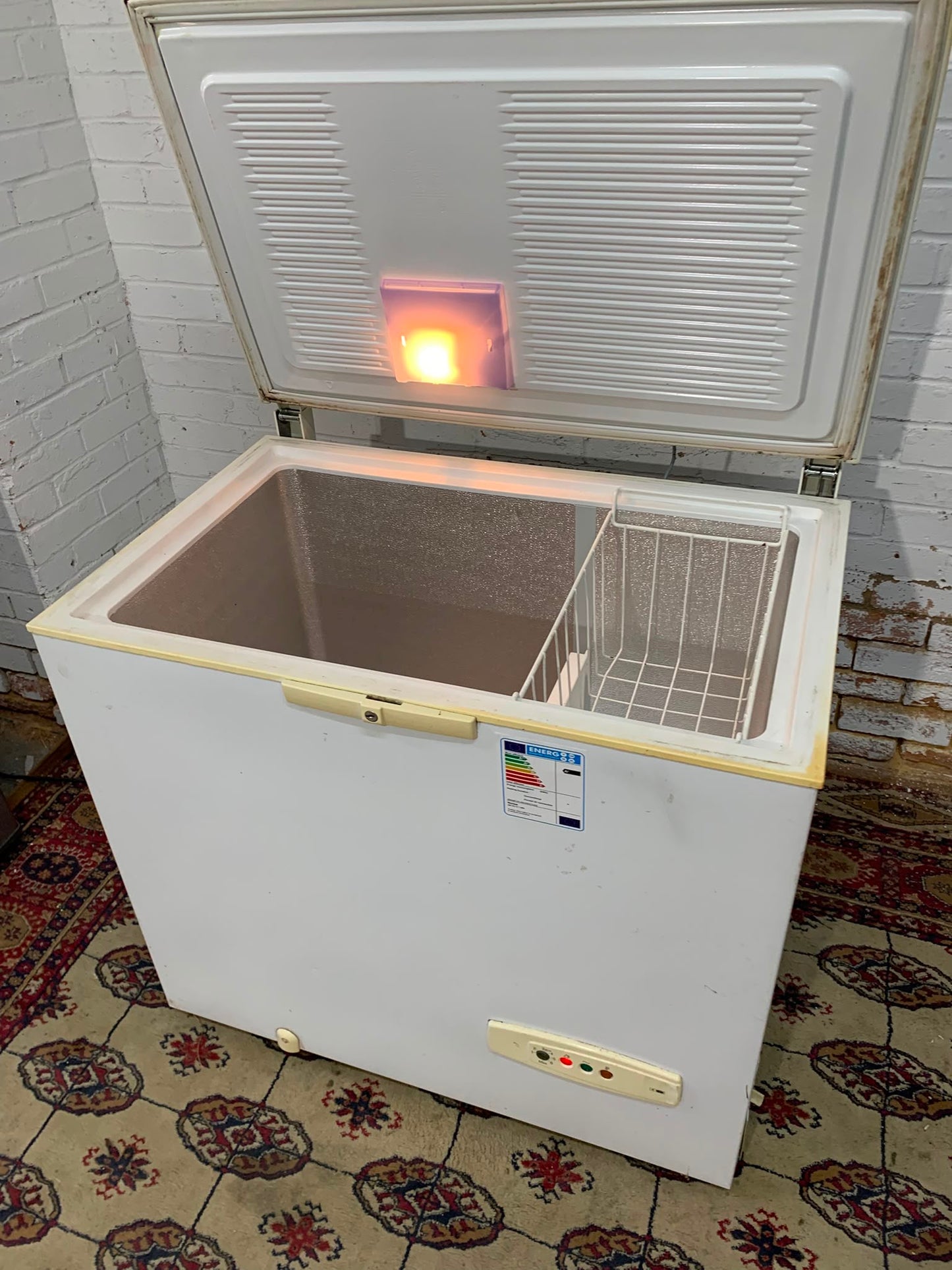 280L Whirlpool Chest Freezer For Sale