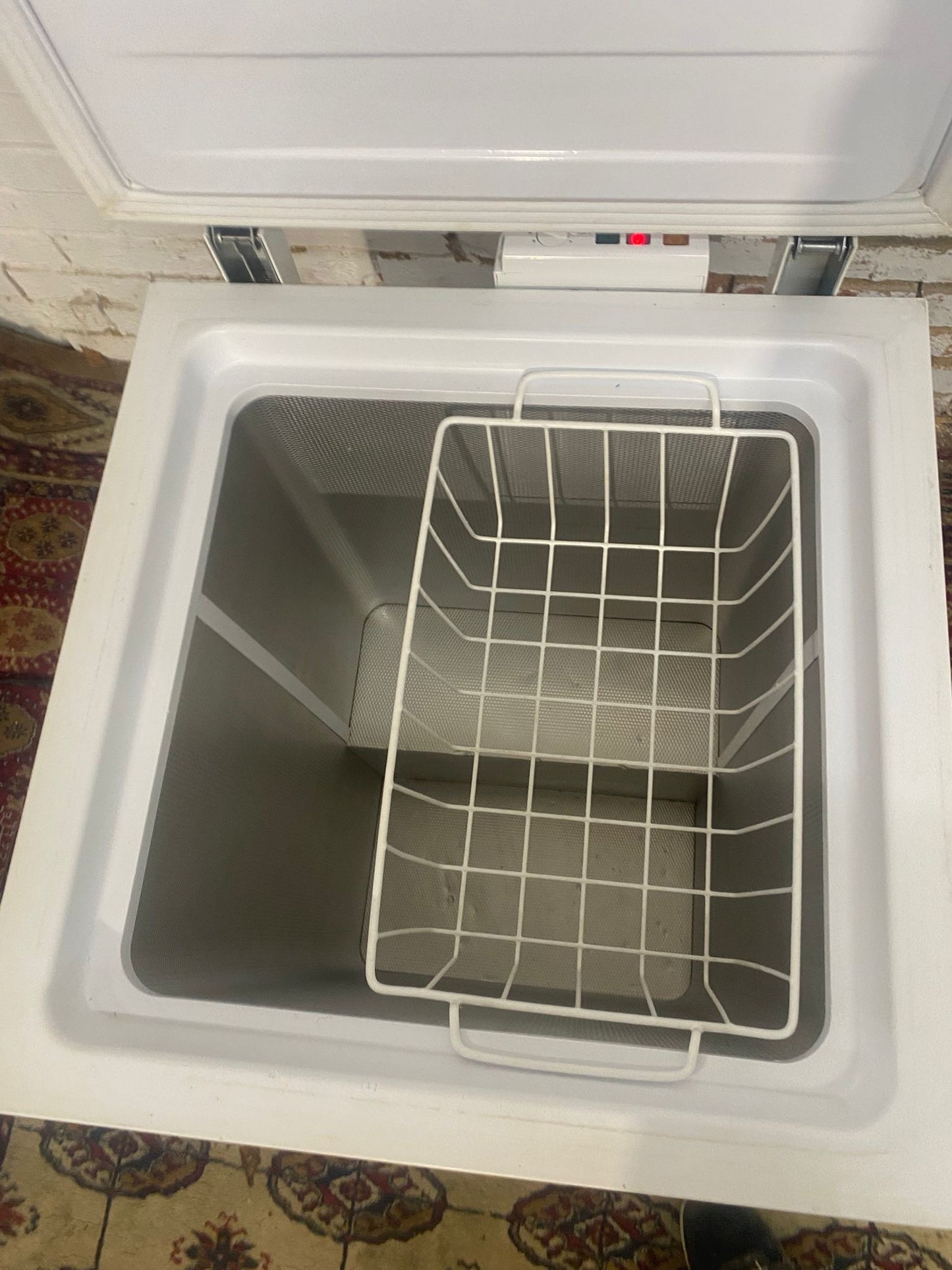 Beko Medium Chest Freezer Frost Free For Sale