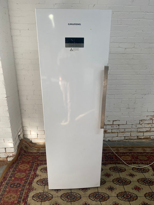 185CM Tall Grundin Standing Freezer