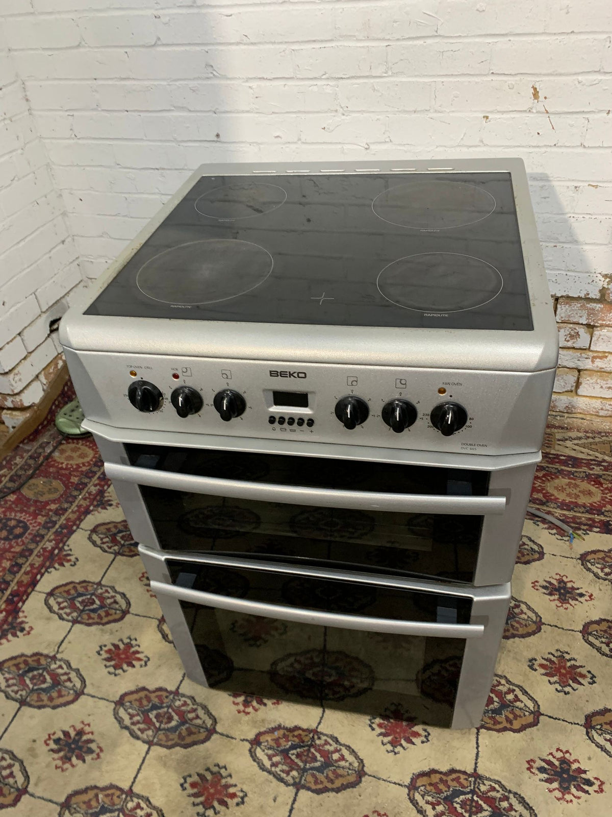 60CM Beko Grey Cooker (video available)