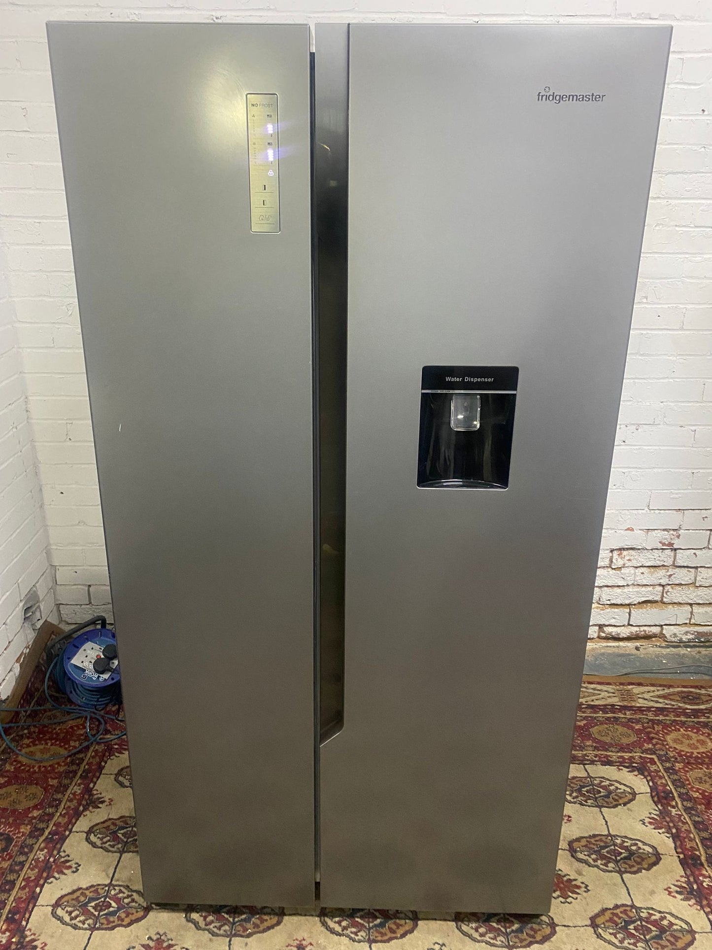 Fridge-Master Grey Slim Double Door NonPlumb American Fridge Freezer For Sale