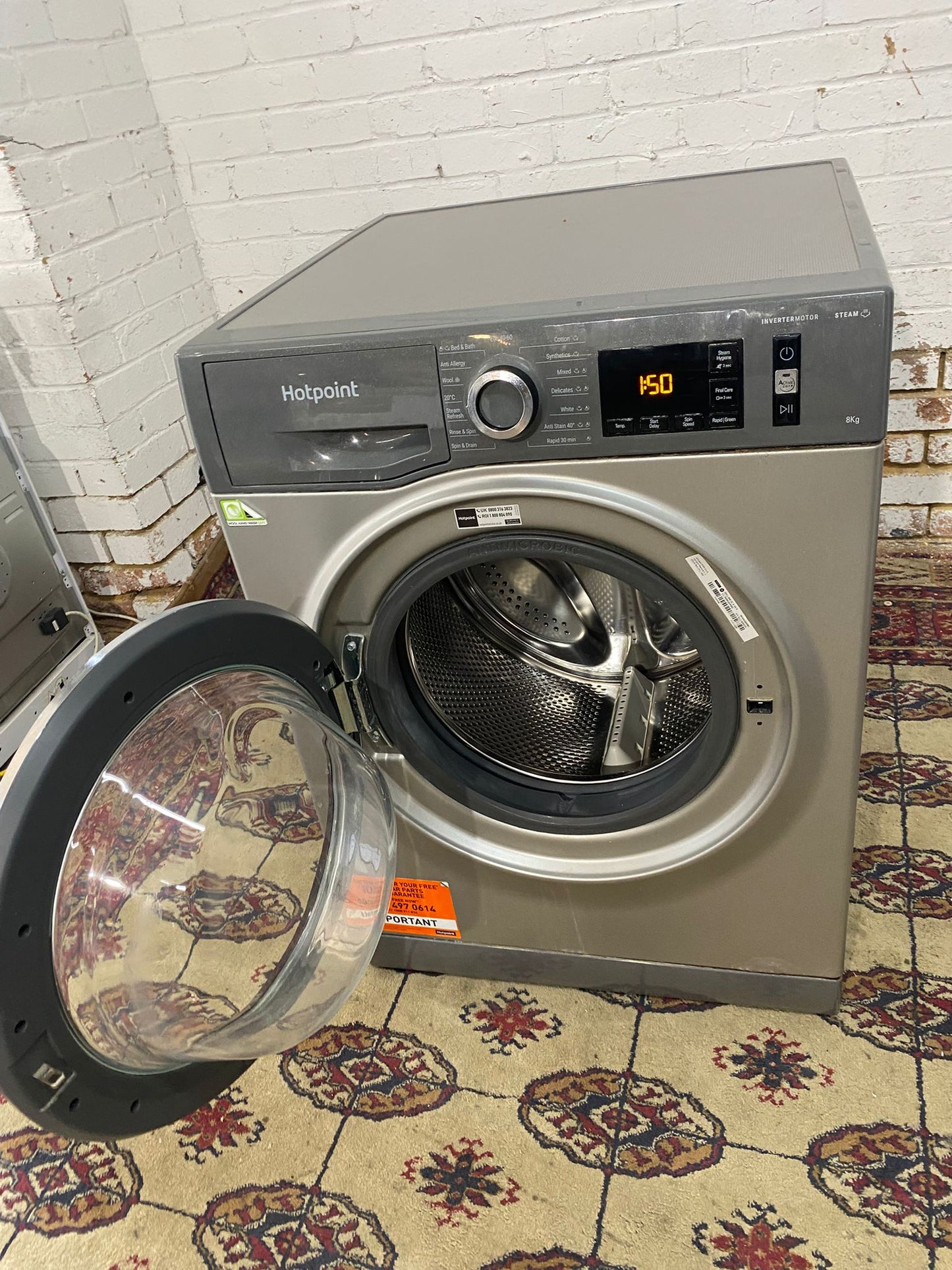 Beautiful HotPoint 8KG Washing Machine With Silver Door For Sale