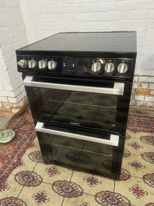Beautiful Almost New 60CM HotPoint Black Ceramic Electric Cooker With Dual Grill/Oven For Sale
