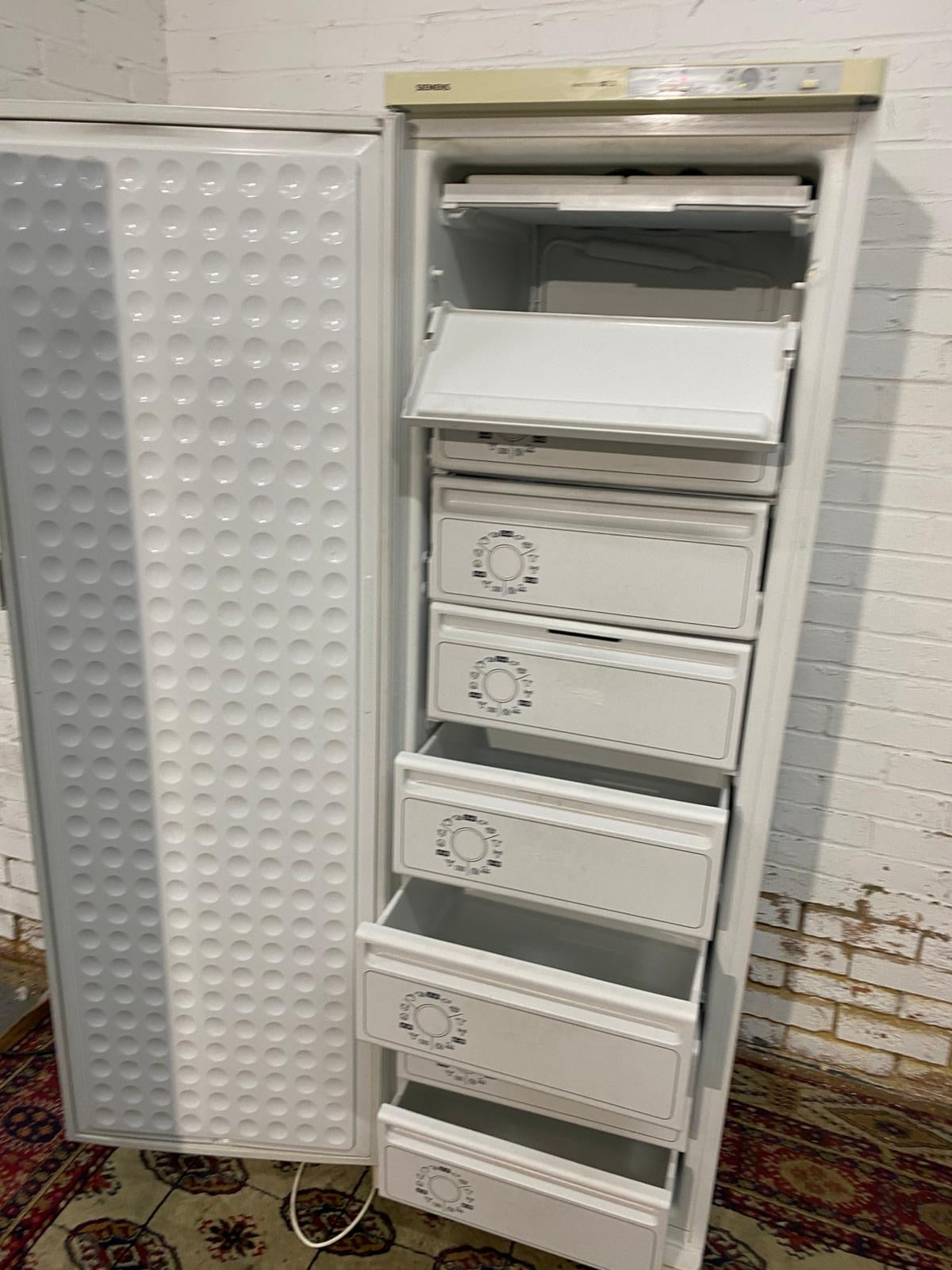 Siemens Full Size 185CM Frost Free Standing Freezer Only For Sale