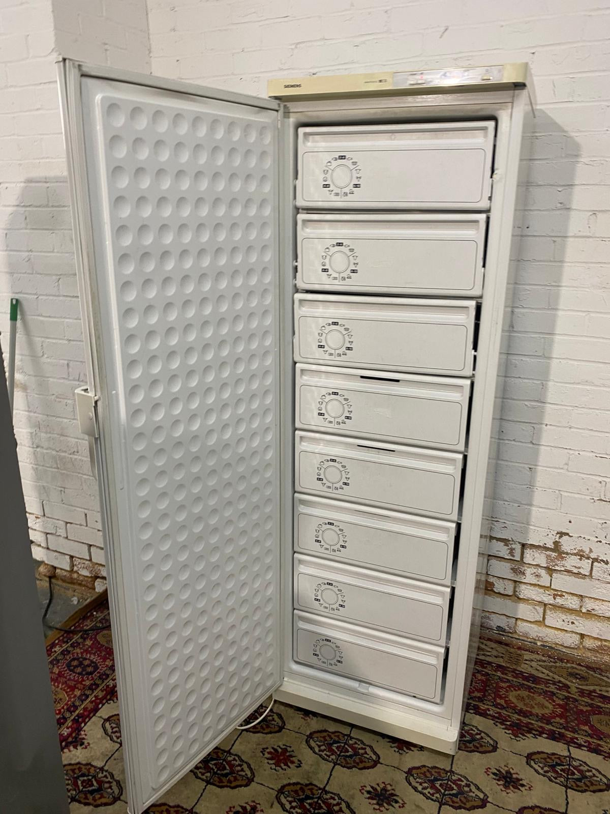 Siemens Full Size 185CM Frost Free Standing Freezer Only For Sale