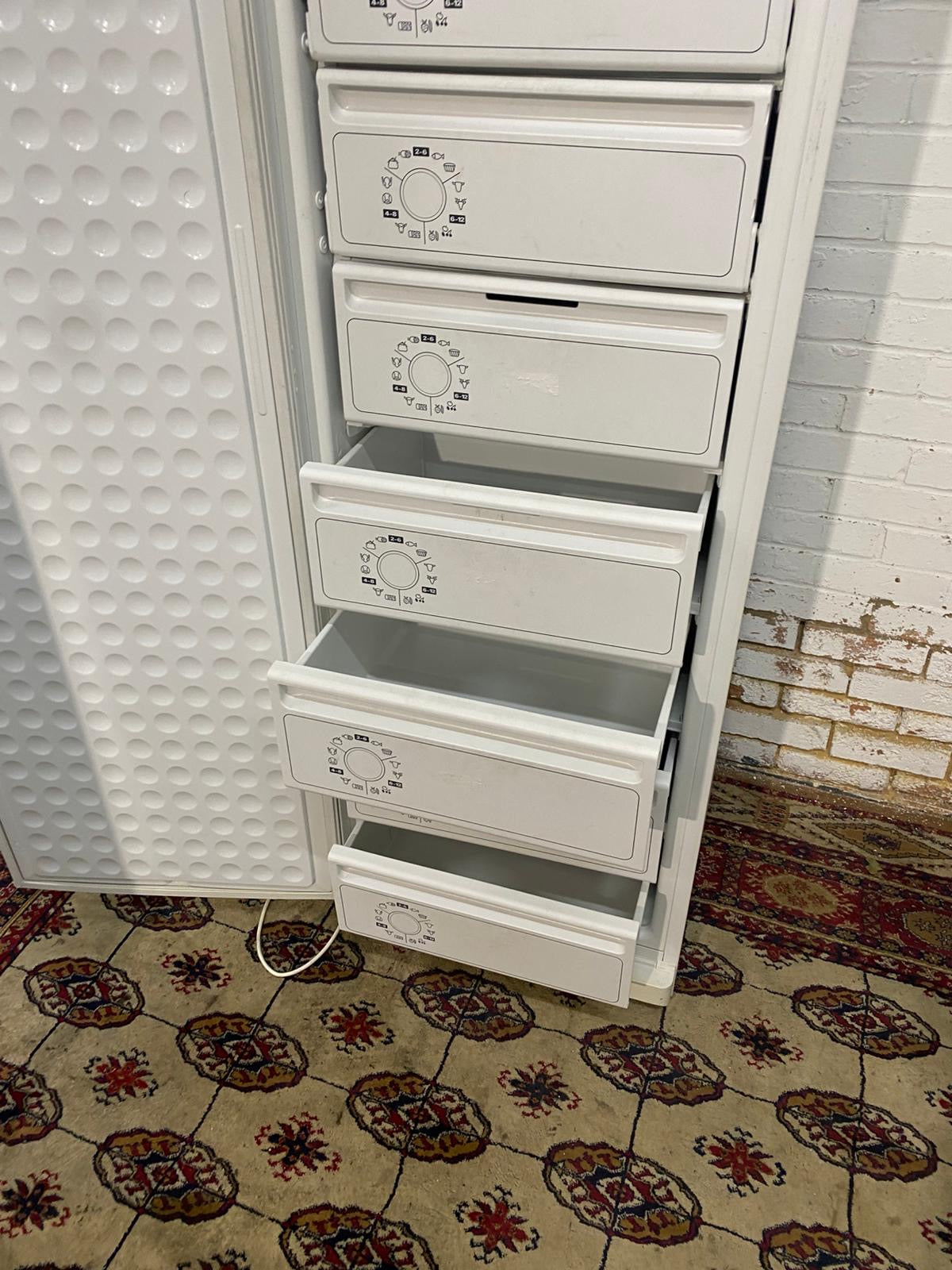 Siemens Full Size 185CM Frost Free Standing Freezer Only For Sale