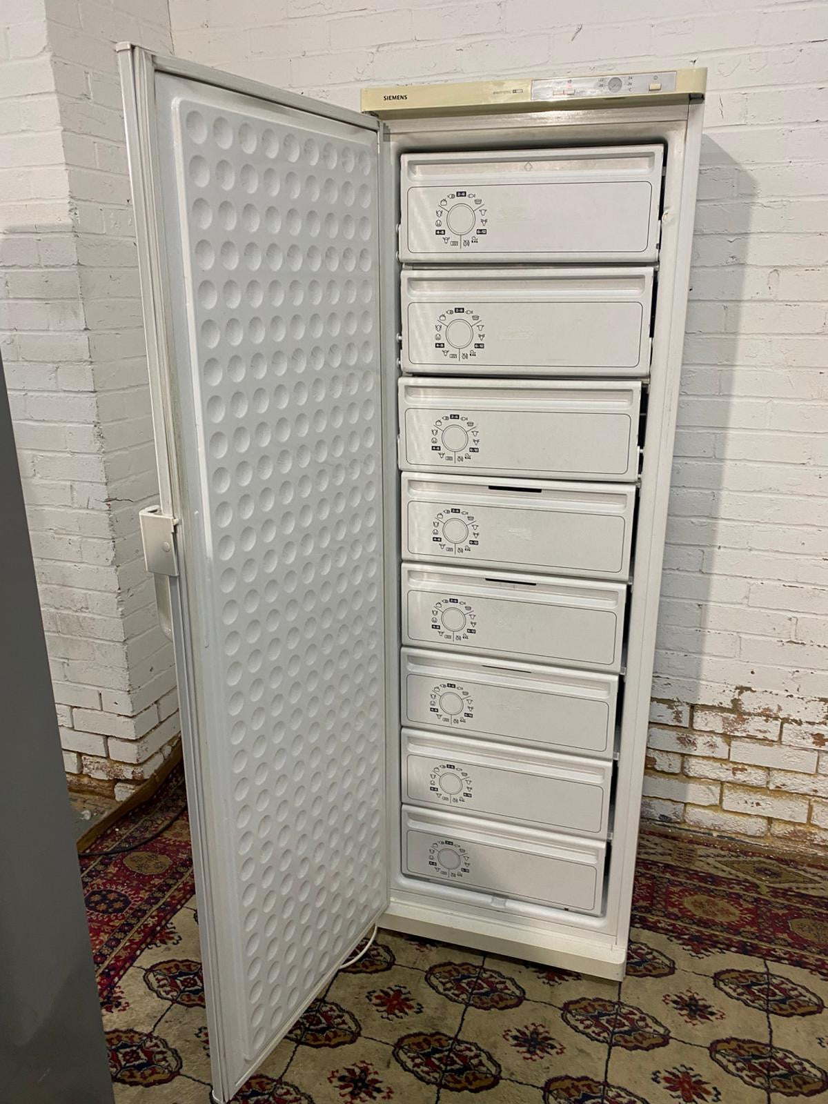 Siemens Full Size 185CM Frost Free Standing Freezer Only For Sale