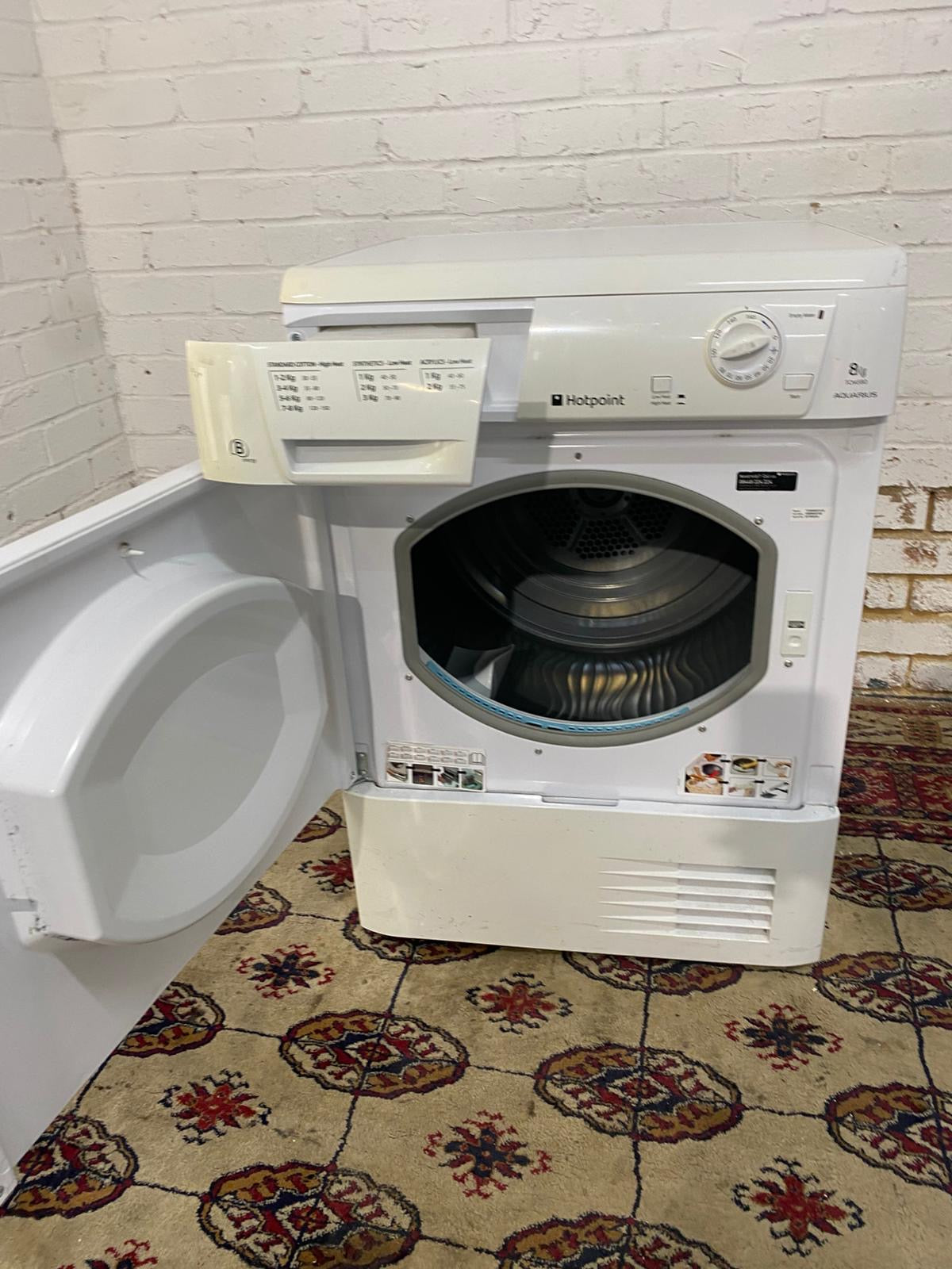 Hotpoing 8KG Condenser Dryer For Sale