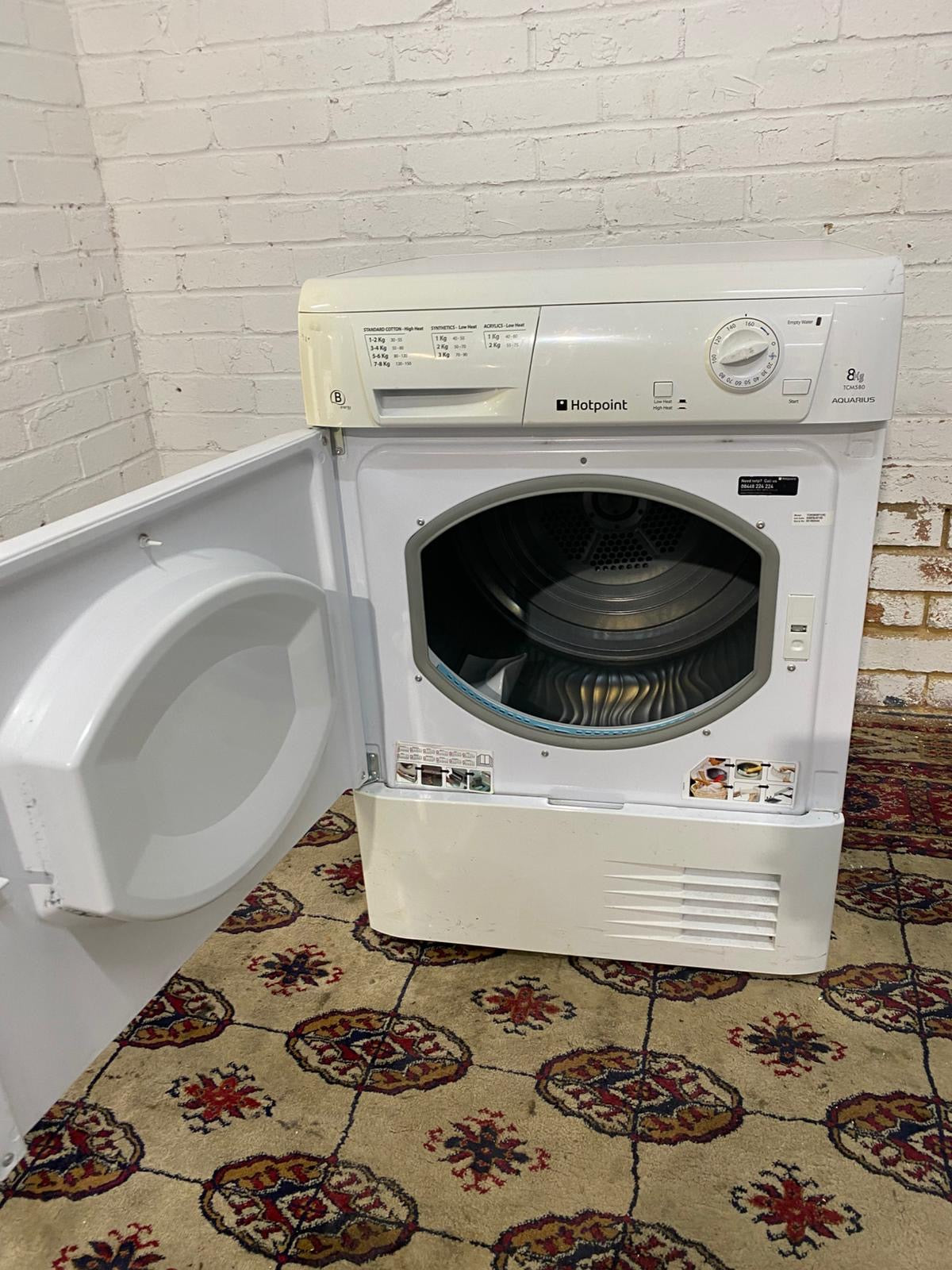 Hotpoing 8KG Condenser Dryer For Sale