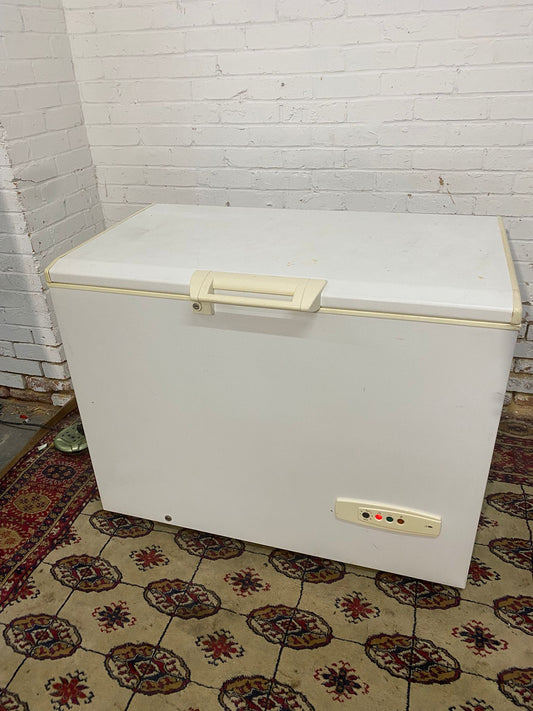 Whirlpool 330L Commercial Chest Freezer Frost Free Technology For Sale