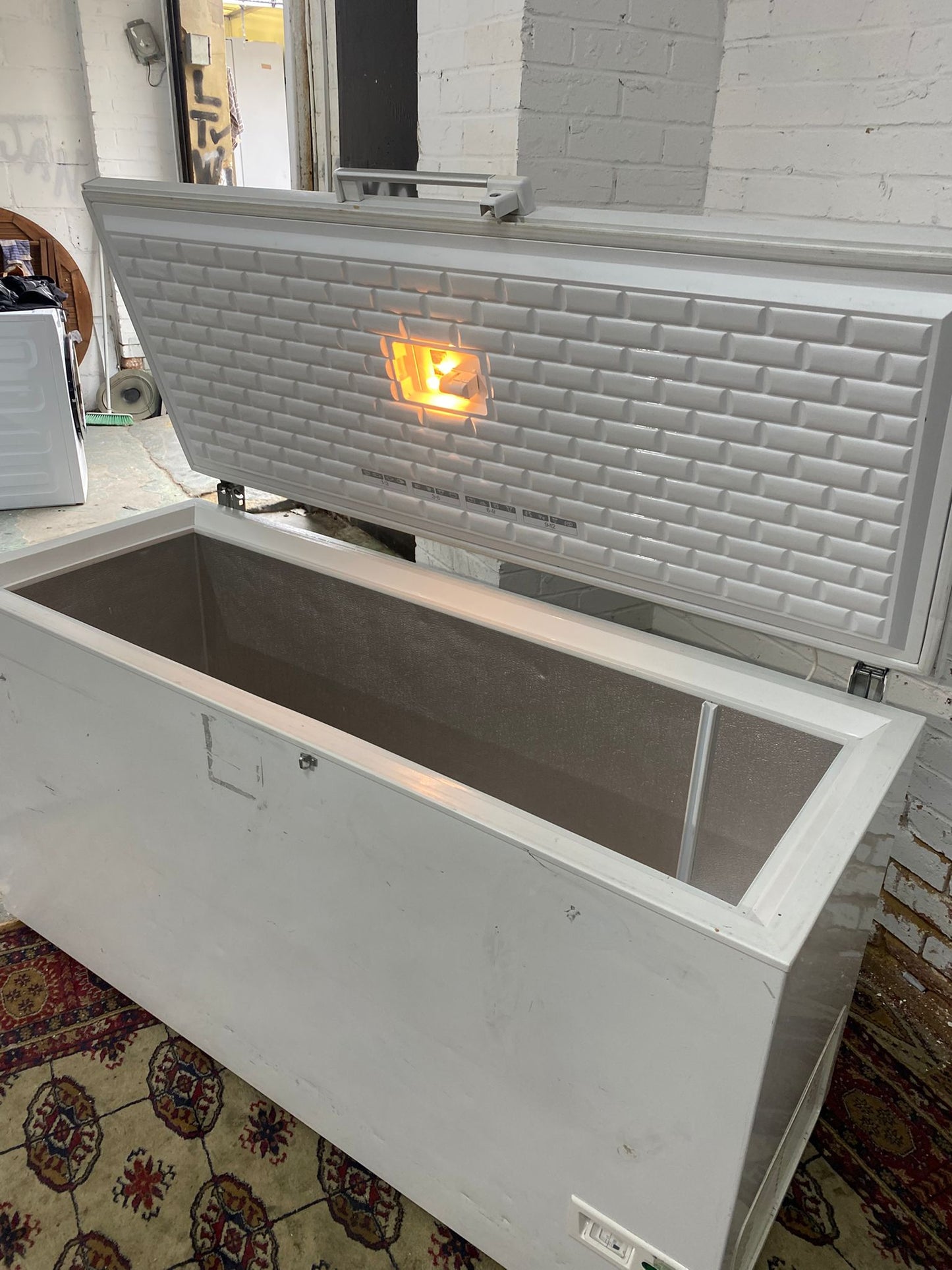 🚚Beautiful Commercial 400L Chest Freezer Frost Free Technology For Sale