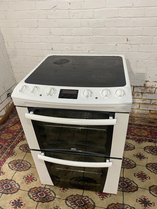 Beautiful Zanussi 60 CM Electric Cooker With Oven/Grill For Sale