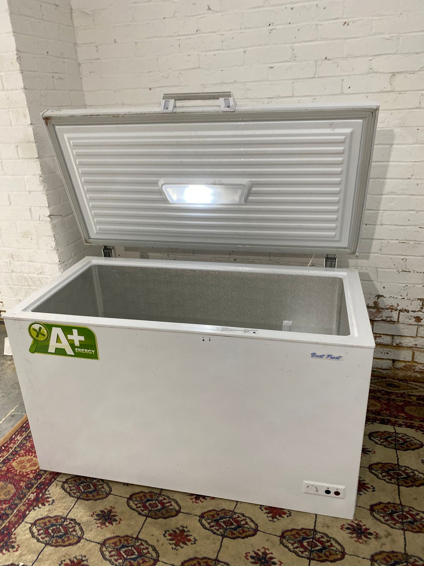 🚚 Commercial 400L Chest Freezer Frost Free Technology For Sale