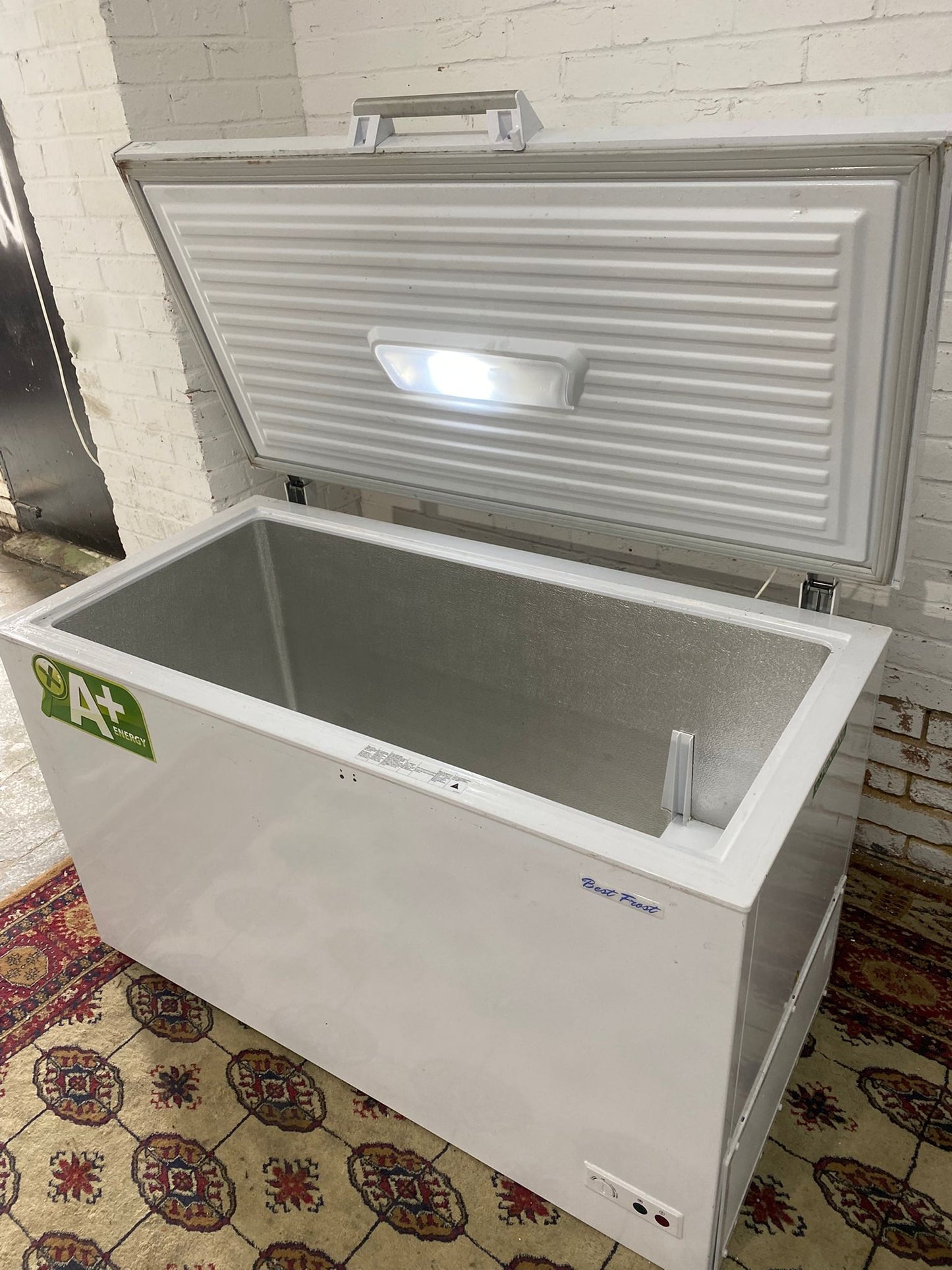🚚 Commercial 400L Chest Freezer Frost Free Technology For Sale