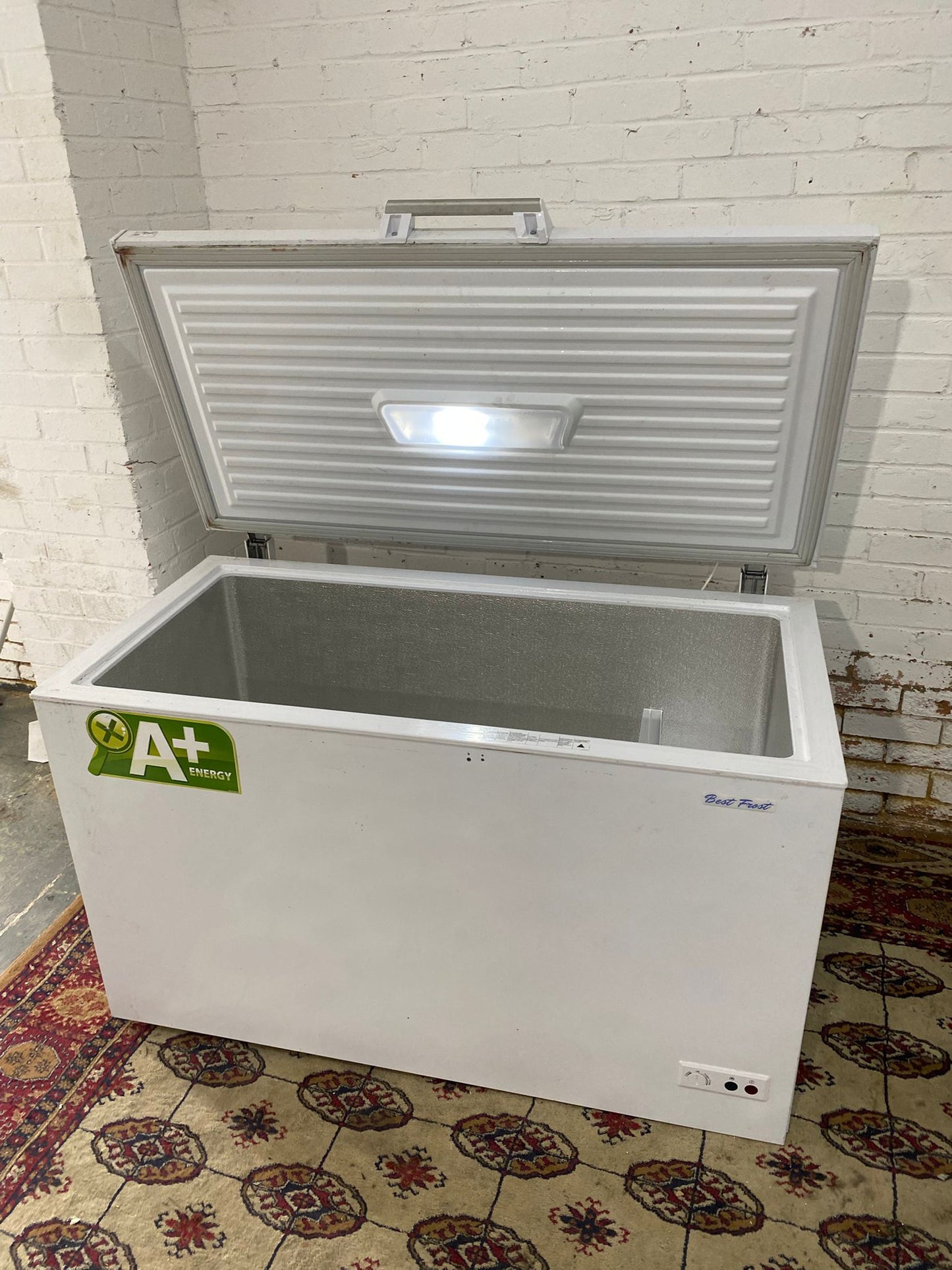 🚚 Commercial 400L Chest Freezer Frost Free Technology For Sale