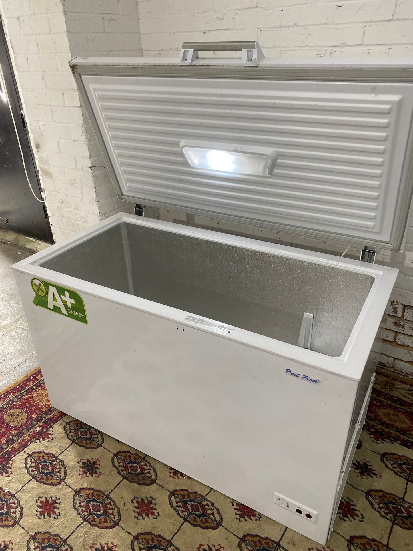 🚚 Commercial 400L Chest Freezer Frost Free Technology For Sale