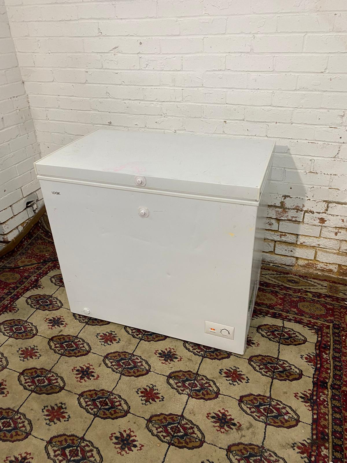 🚚Beautiful Logik Chest Freezer 200L  Frost Free Technology For Sale