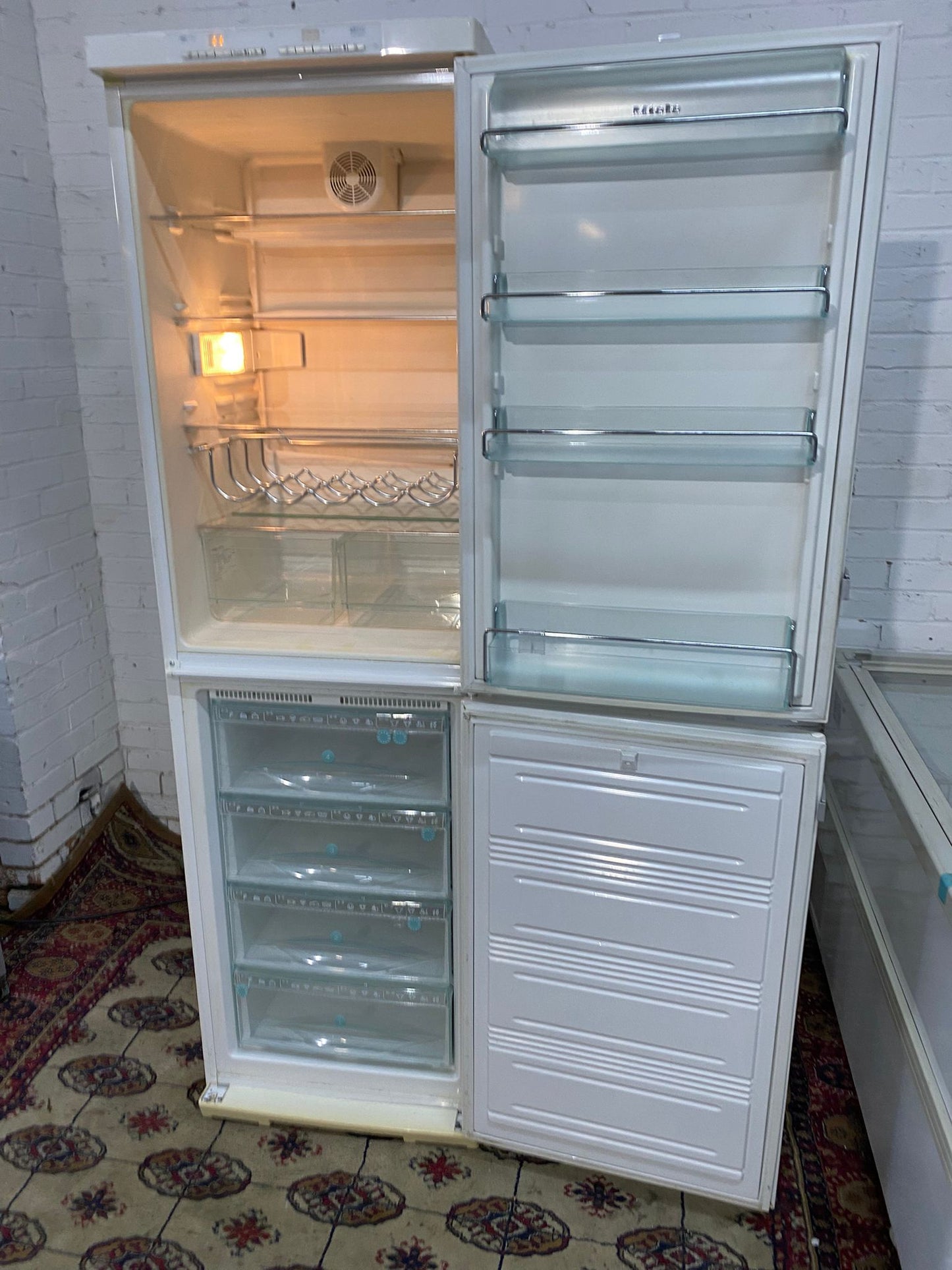 🚚 TopBrand Miele Tall 2M Fridge Freezer  Frost Free For Sale