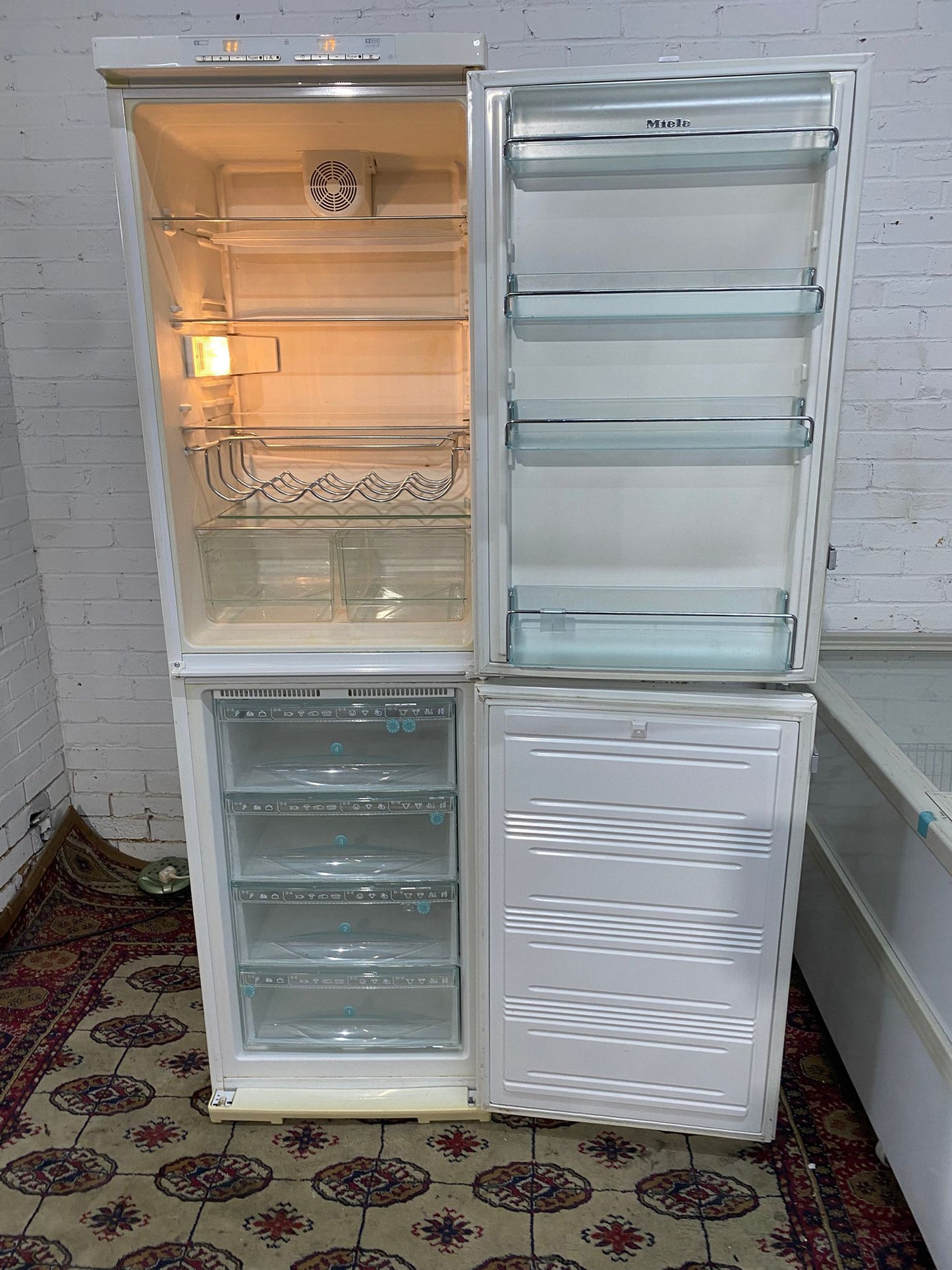 🚚 TopBrand Miele Tall 2M Fridge Freezer  Frost Free For Sale