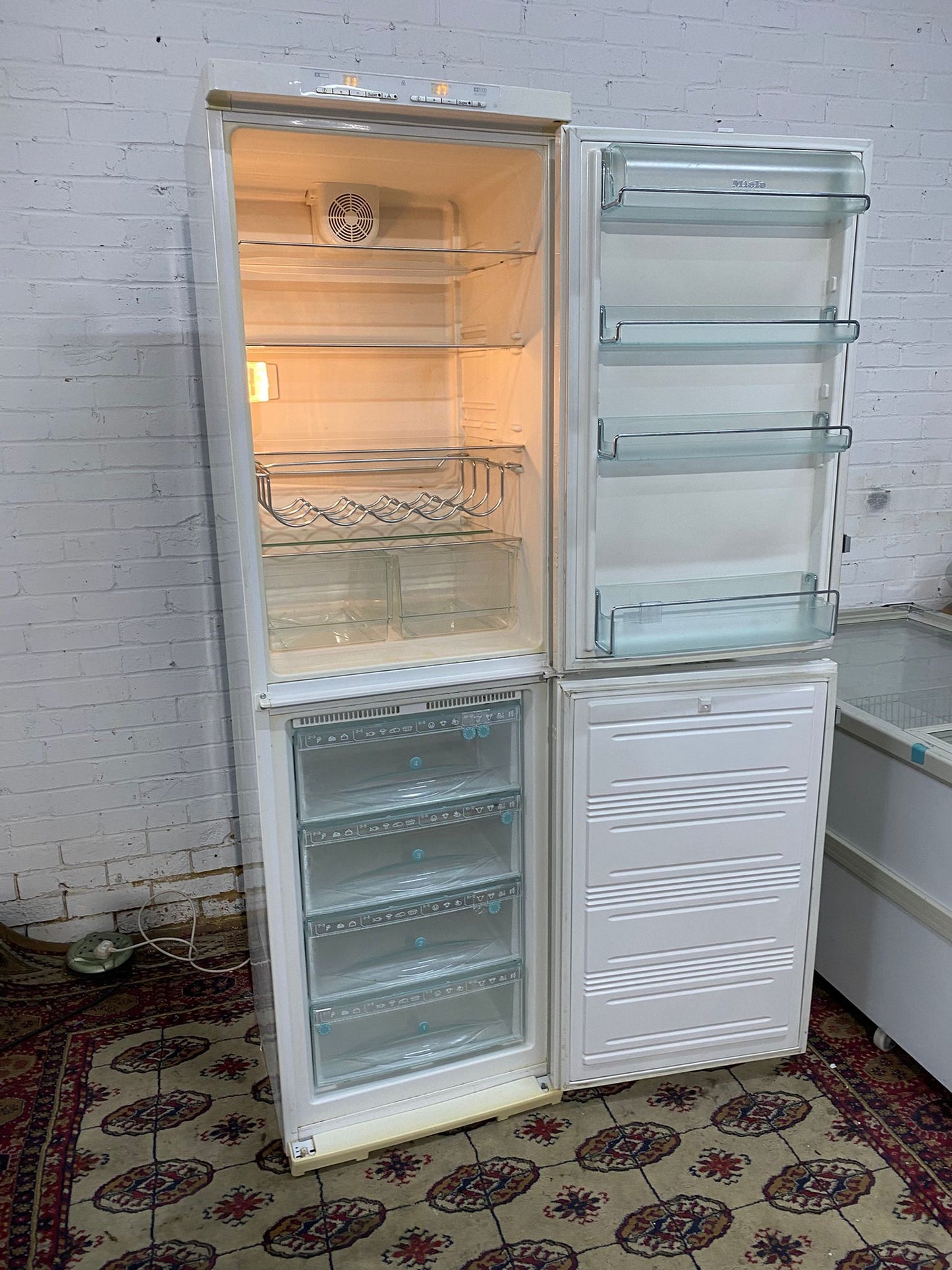 🚚 TopBrand Miele Tall 2M Fridge Freezer  Frost Free For Sale