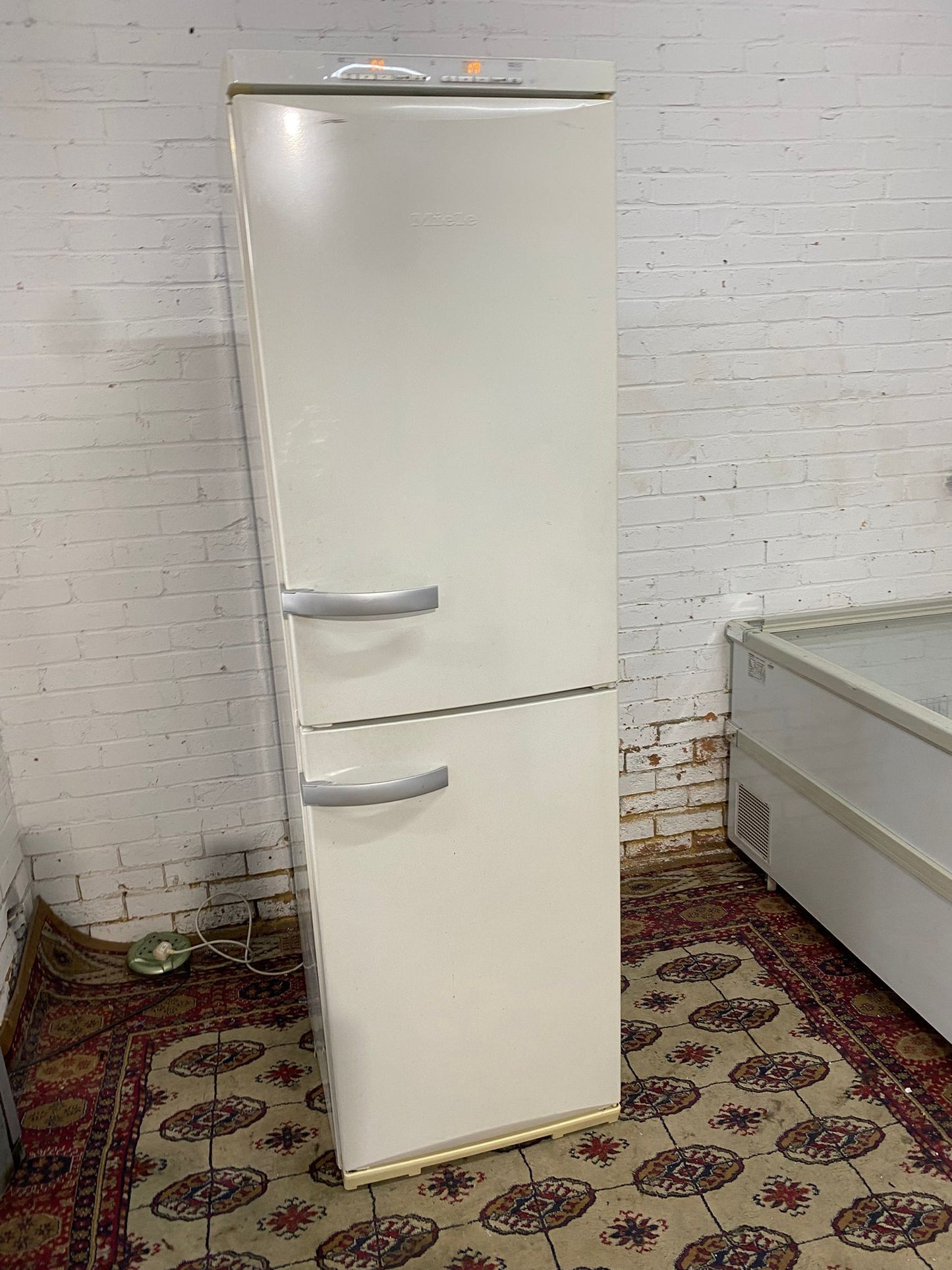 🚚 TopBrand Miele Tall 2M Fridge Freezer  Frost Free For Sale