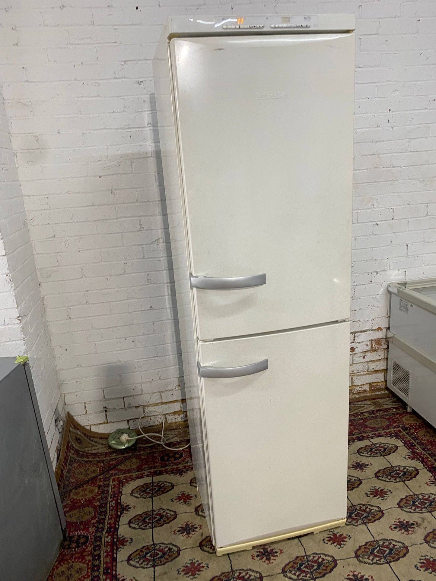 🚚 TopBrand Miele Tall 2M Fridge Freezer  Frost Free For Sale