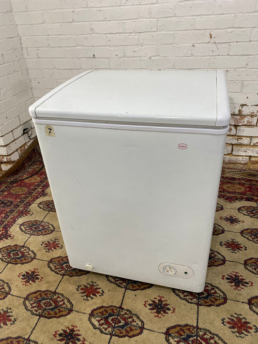 Beautiful Swan 120L Chest Freezer For Sale