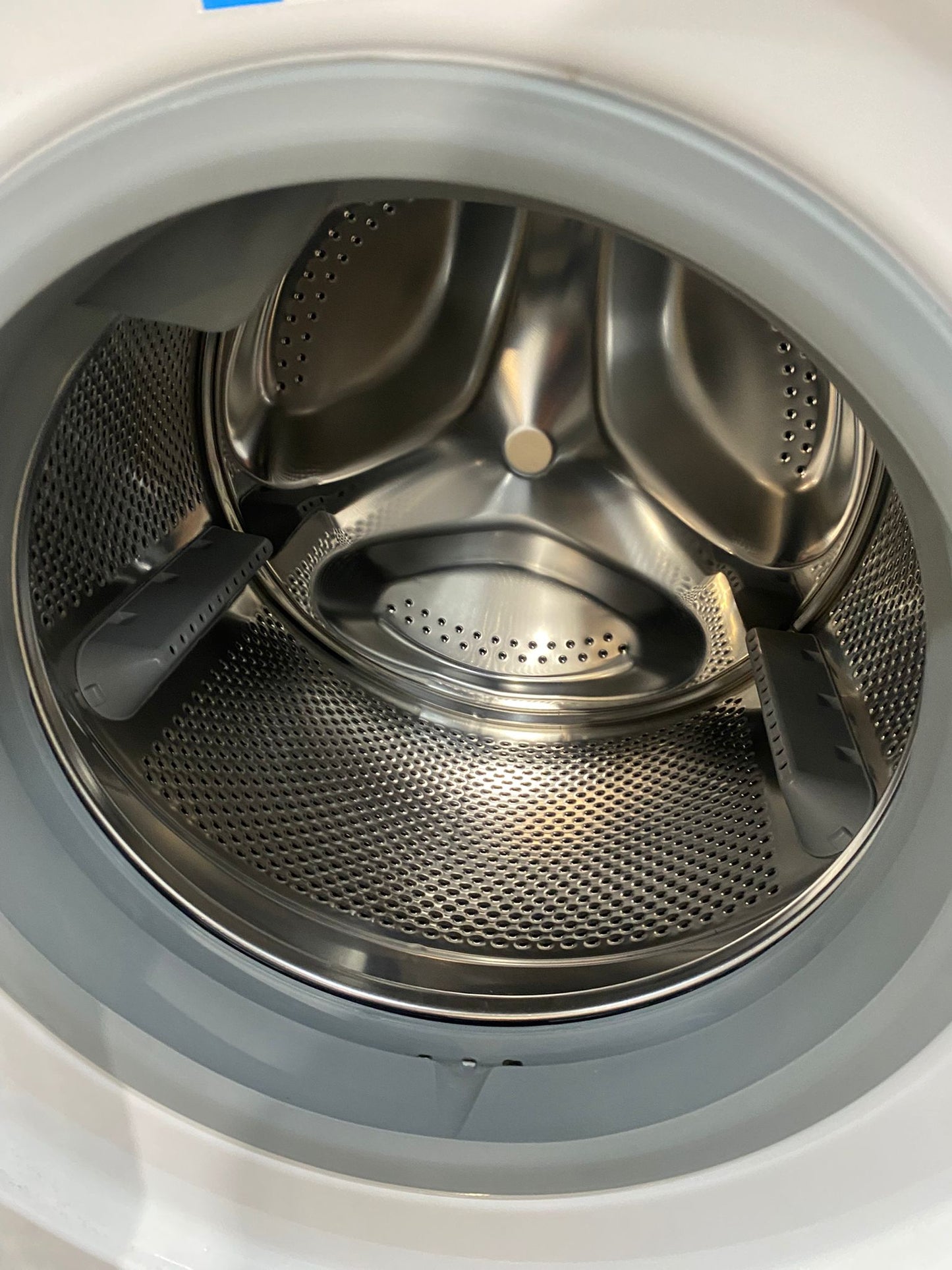 FREE DELIVERY Beautiful Indesit 8KG Washing Machine