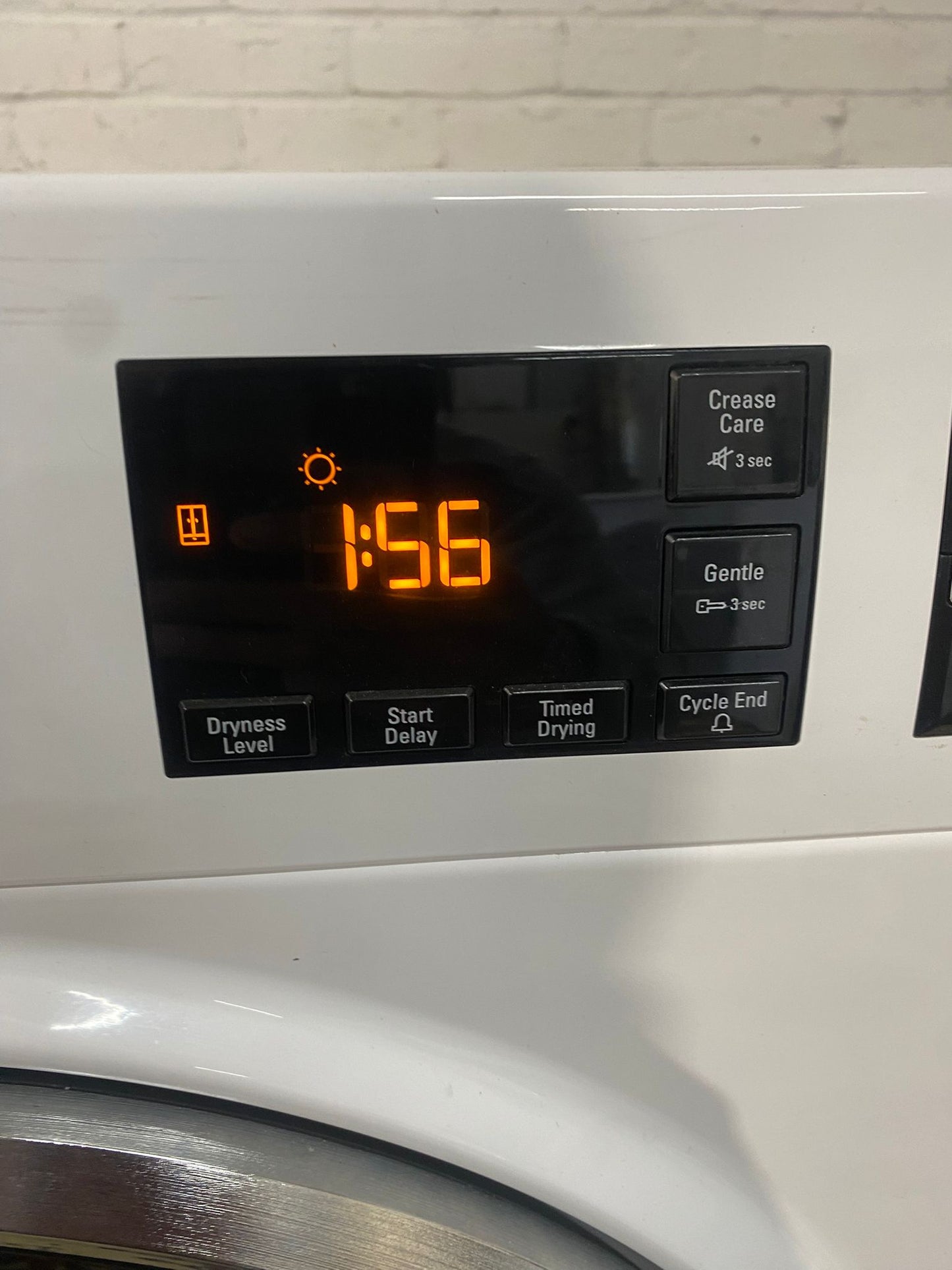 Beautiful HotPoint 8KG Condenser Dryer With HeatPump For Sale
