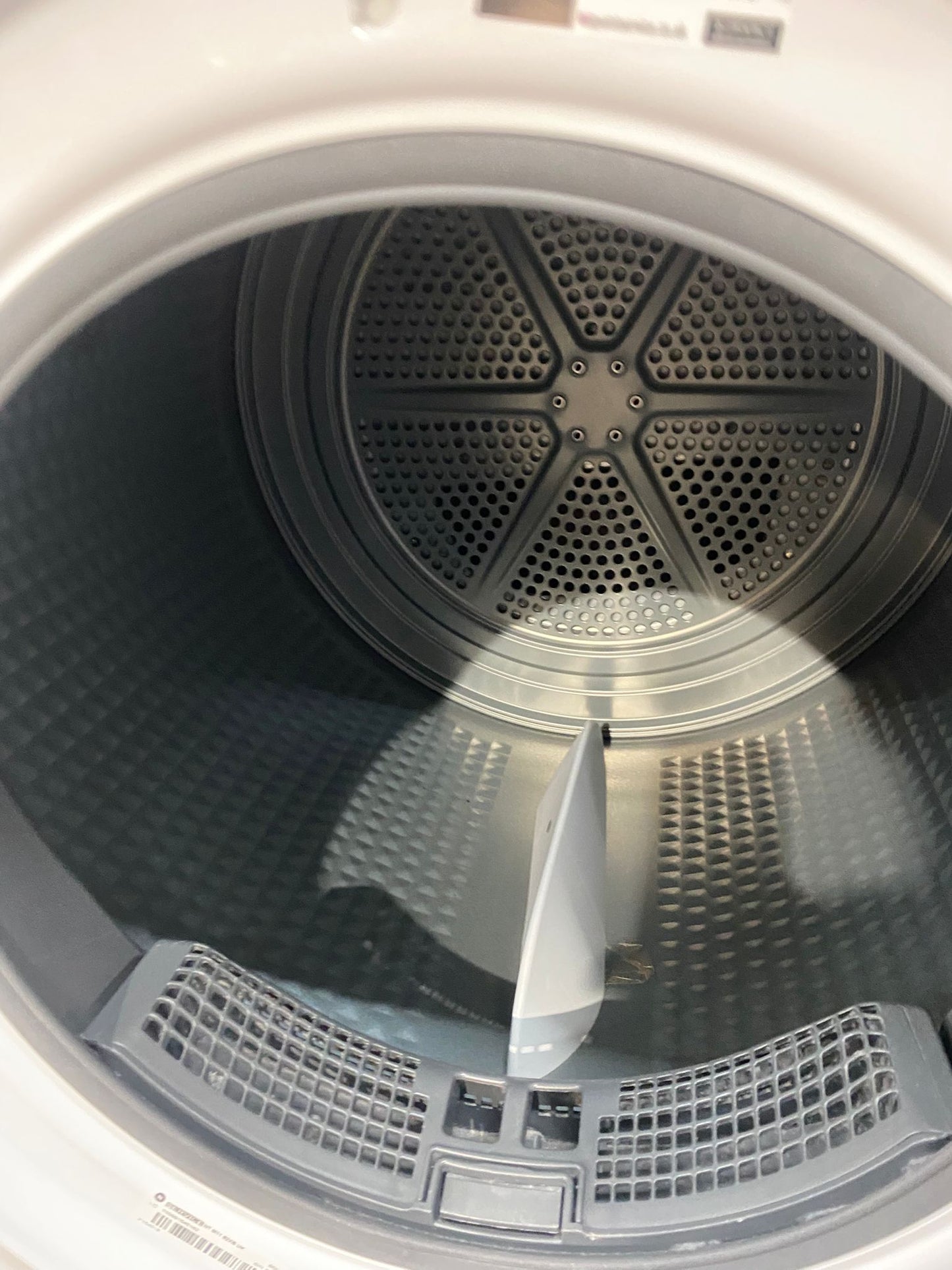 Beautiful HotPoint 8KG Condenser Dryer With HeatPump For Sale