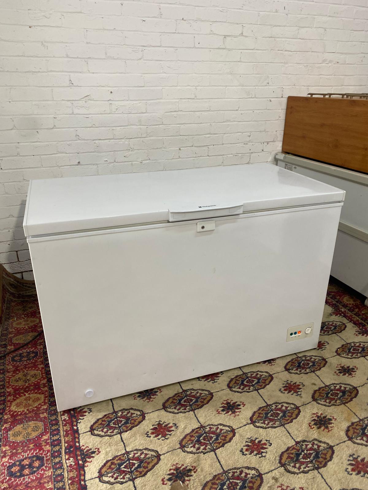🚚Beautiful Hotpoint 310L Chest  Freezer Frost Free Technology For Sale