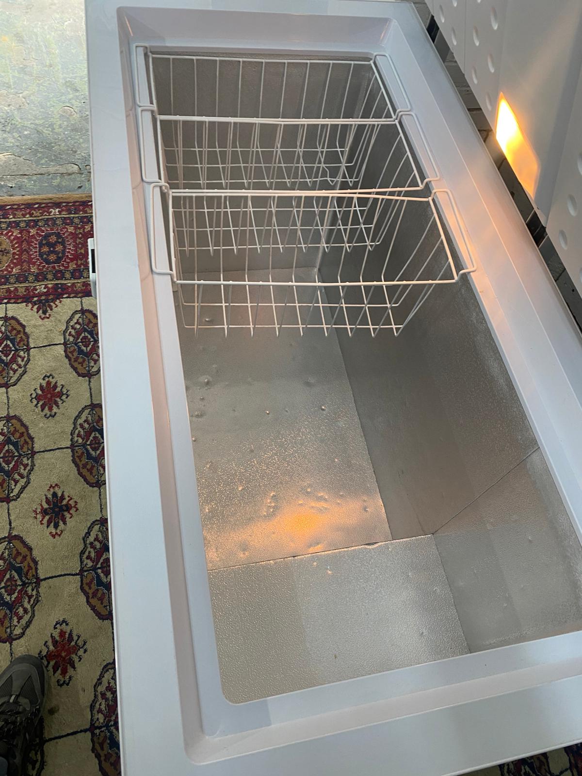 🚚Beautiful Hotpoint 310L Chest  Freezer Frost Free Technology For Sale