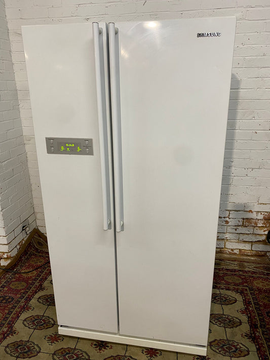 🚐FREE DELIVERY Beautiful Samsung White Double Door American Non Plumb Fridge Freezer For Sale