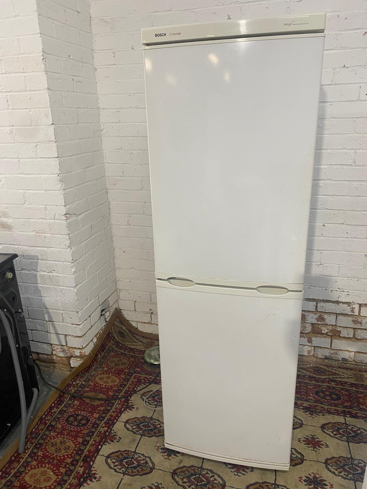 Bosch White Fridge Freezer Frost Free For Sale