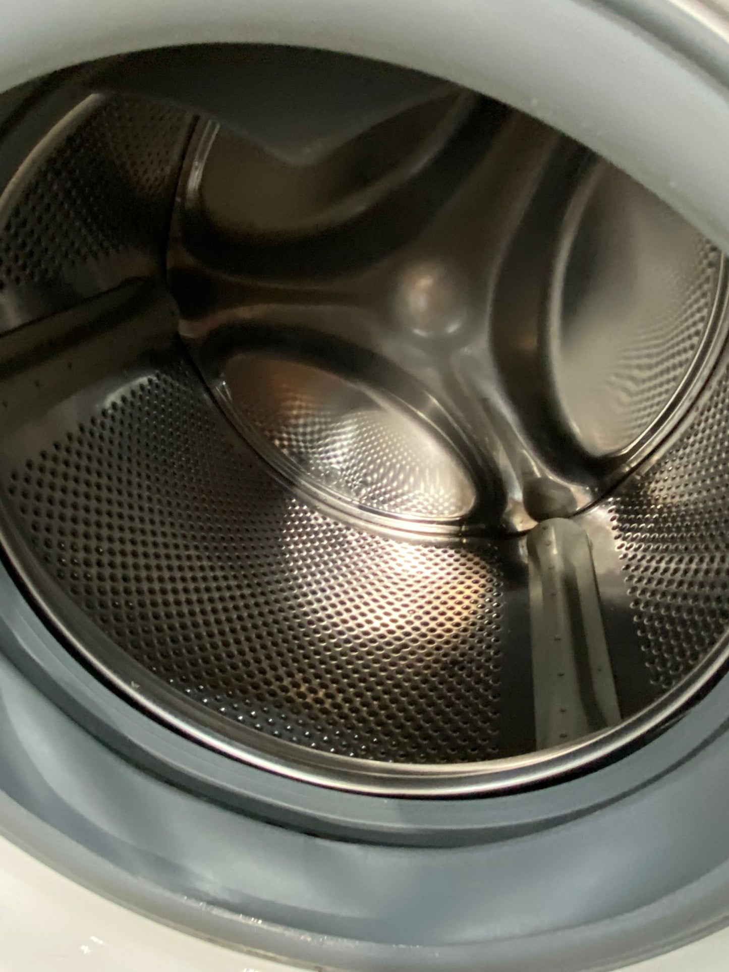 FREE DELIVERY TopBrand Whirlpool 9KG Series 6 Washing Machine For Sale