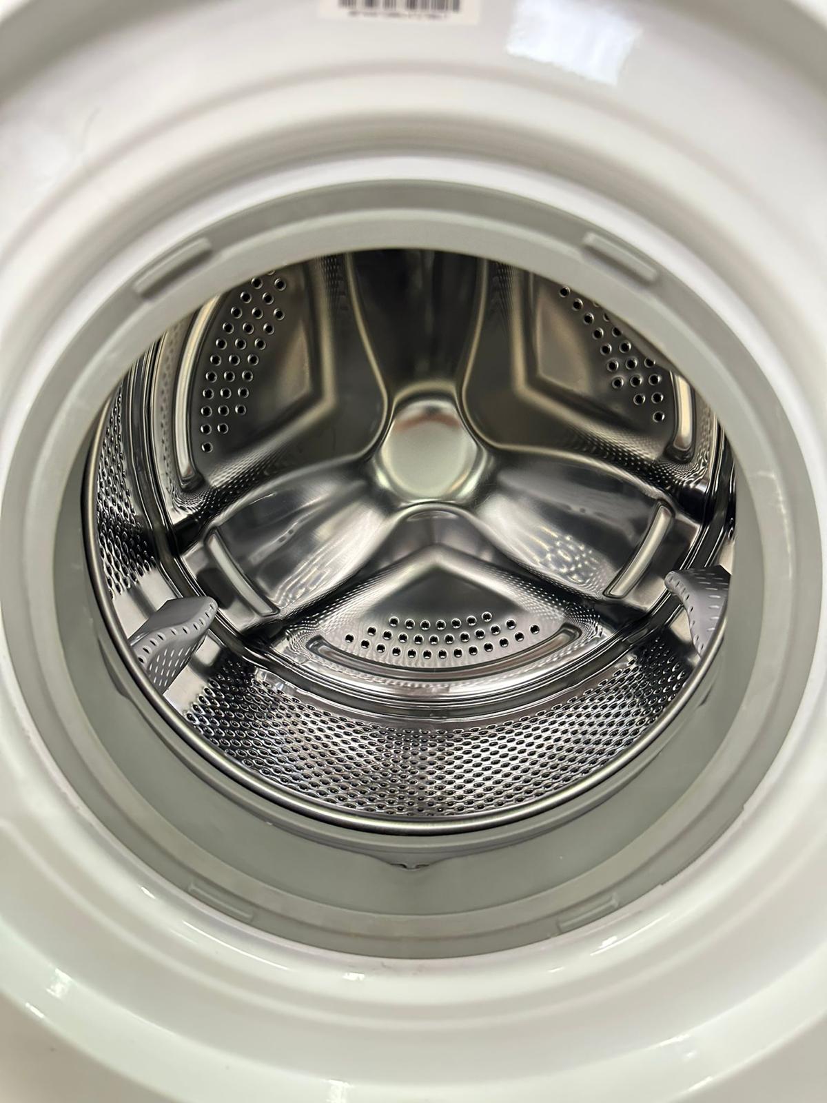 Beautiful Logik 8KG Washing Machine For Sale