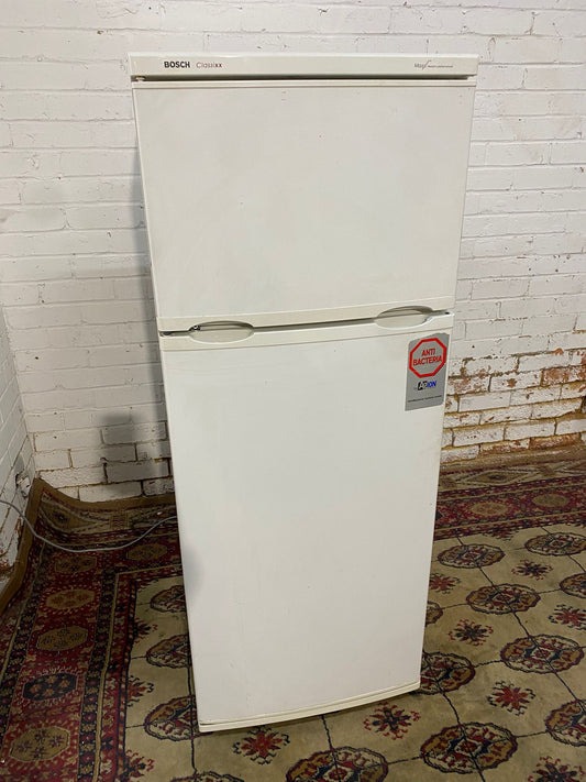 FREE DELIVERY Bosch Medium Fridge & Freezer On Top For Sale