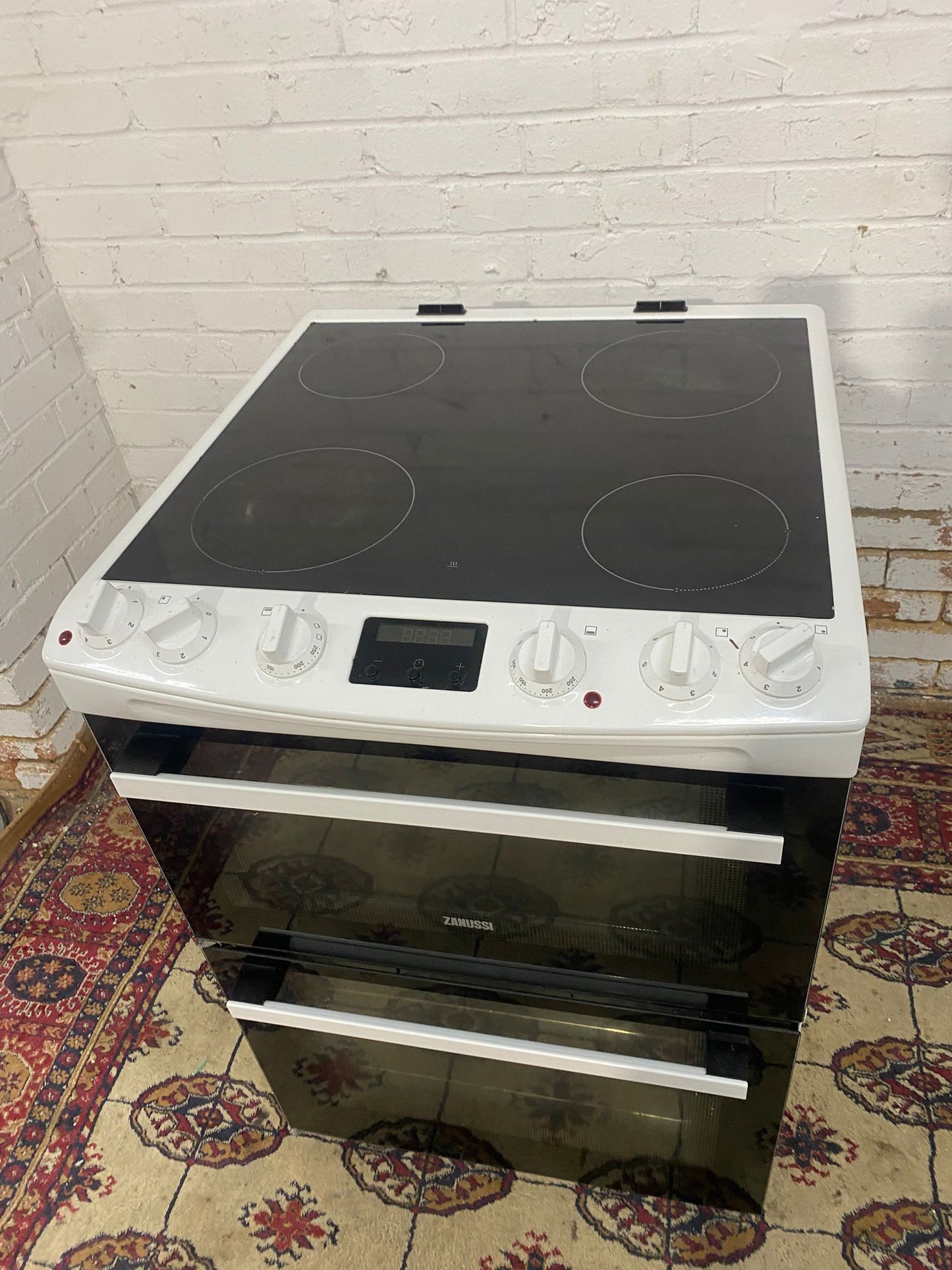 🚐Zanussi White 60 CM Electric Cooker With Oven/Grill Comes With Hard Wire for sale