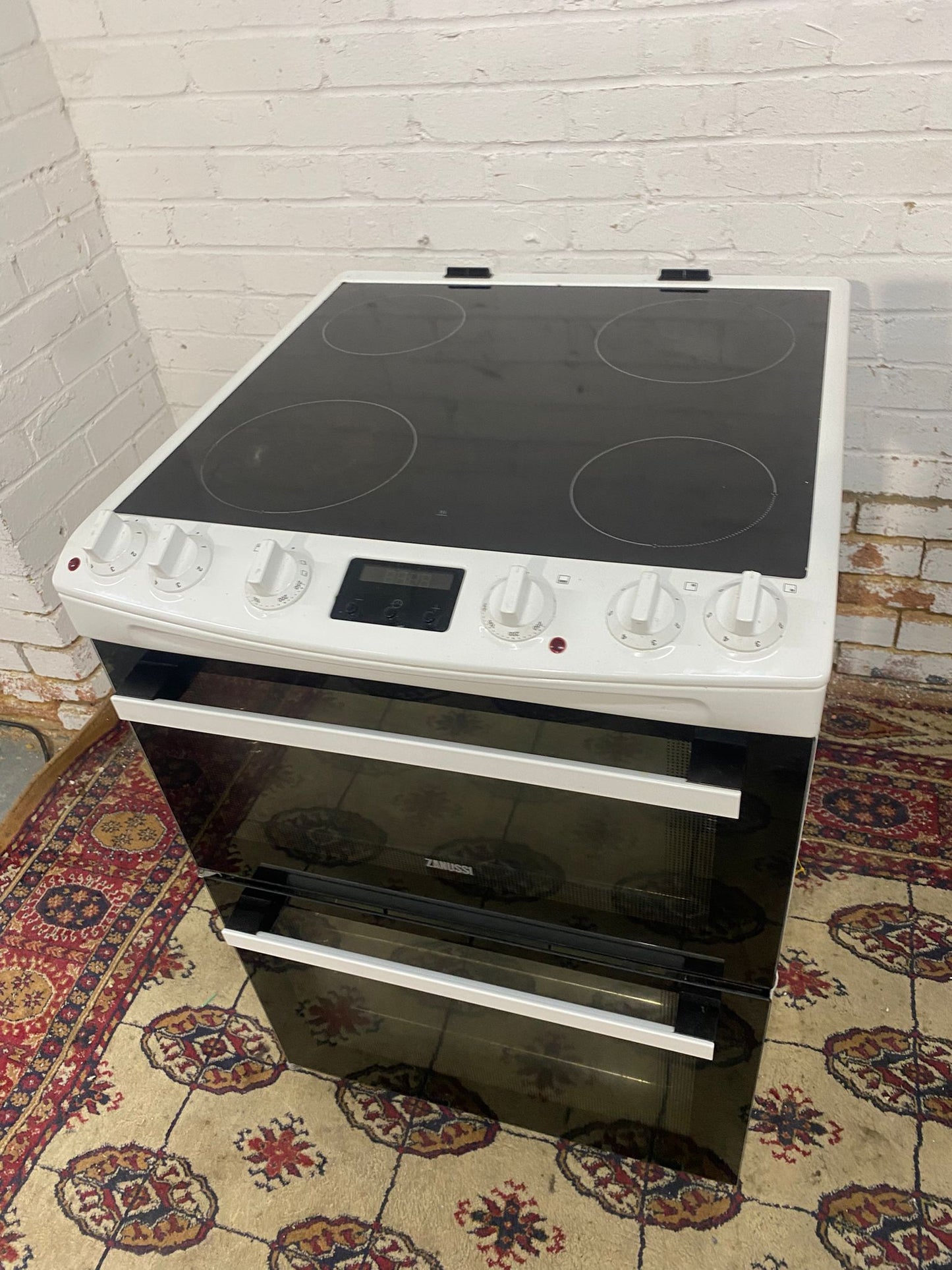 🚐Zanussi White 60 CM Electric Cooker With Oven/Grill Comes With Hard Wire for sale