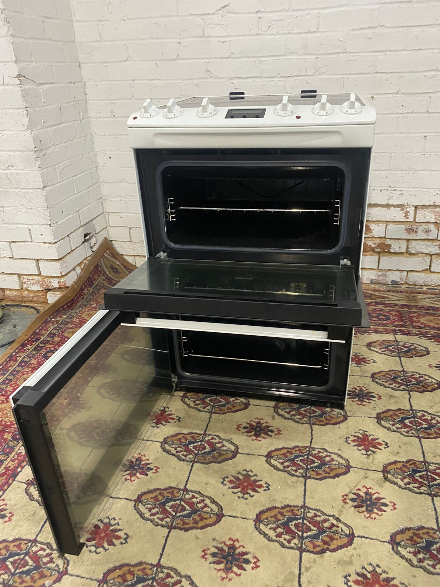 🚐Zanussi White 60 CM Electric Cooker With Oven/Grill Comes With Hard Wire for sale