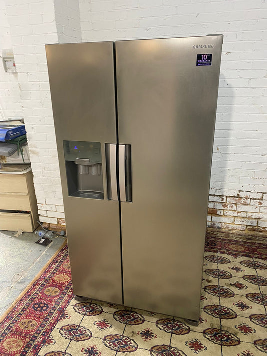 Top Brand Samsung Plumb In Ice-maker + Water Dispenser American Fridge Freezer For Sale