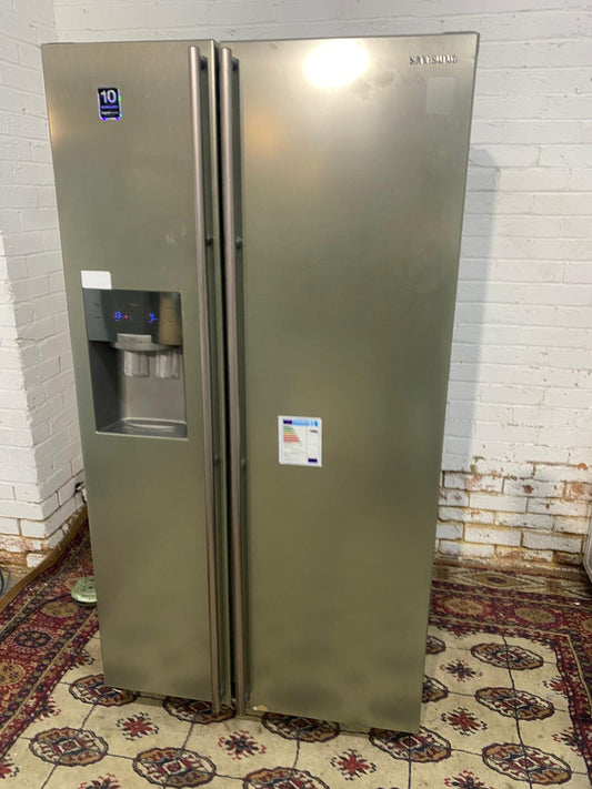 🚚Beautiful Samsung Stainless Steel Double Door 90CM Wide Frost Free Plumb In American Fridge Freezer For Sale