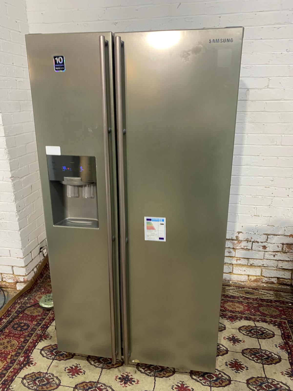 🚚Beautiful Samsung Stainless Steel Double Door 90CM Wide Frost Free Plumb In American Fridge Freezer For Sale