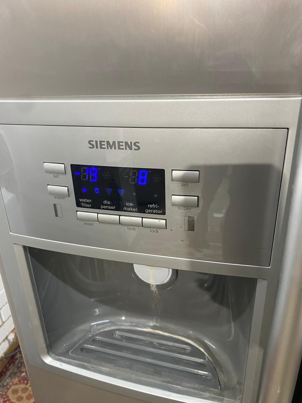 🚚Beautiful Siemens Stainless Steel Double Door 90CM Wide Frost Free Plumb In American Fridge Freezer For Sale