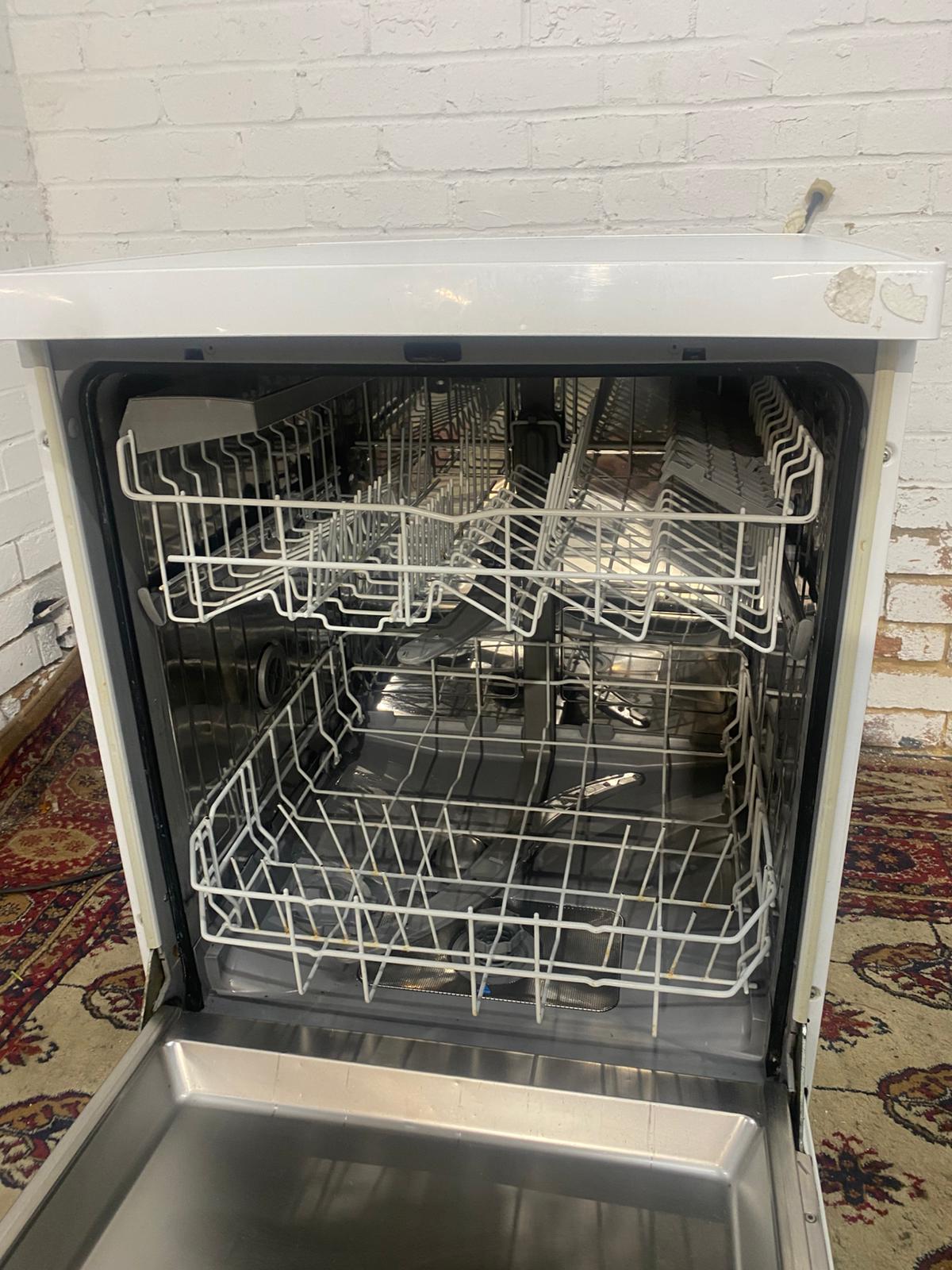 🚚Beautiful Bosch 60CM Dish Washer For Sale
