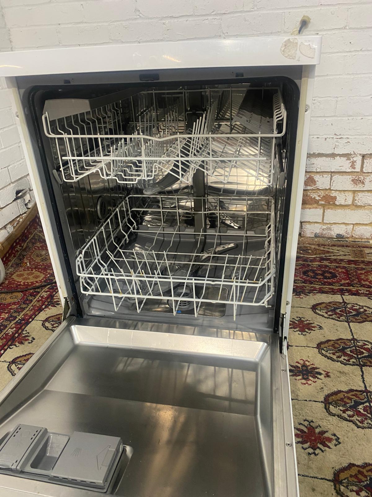 🚚Beautiful Bosch 60CM Dish Washer For Sale