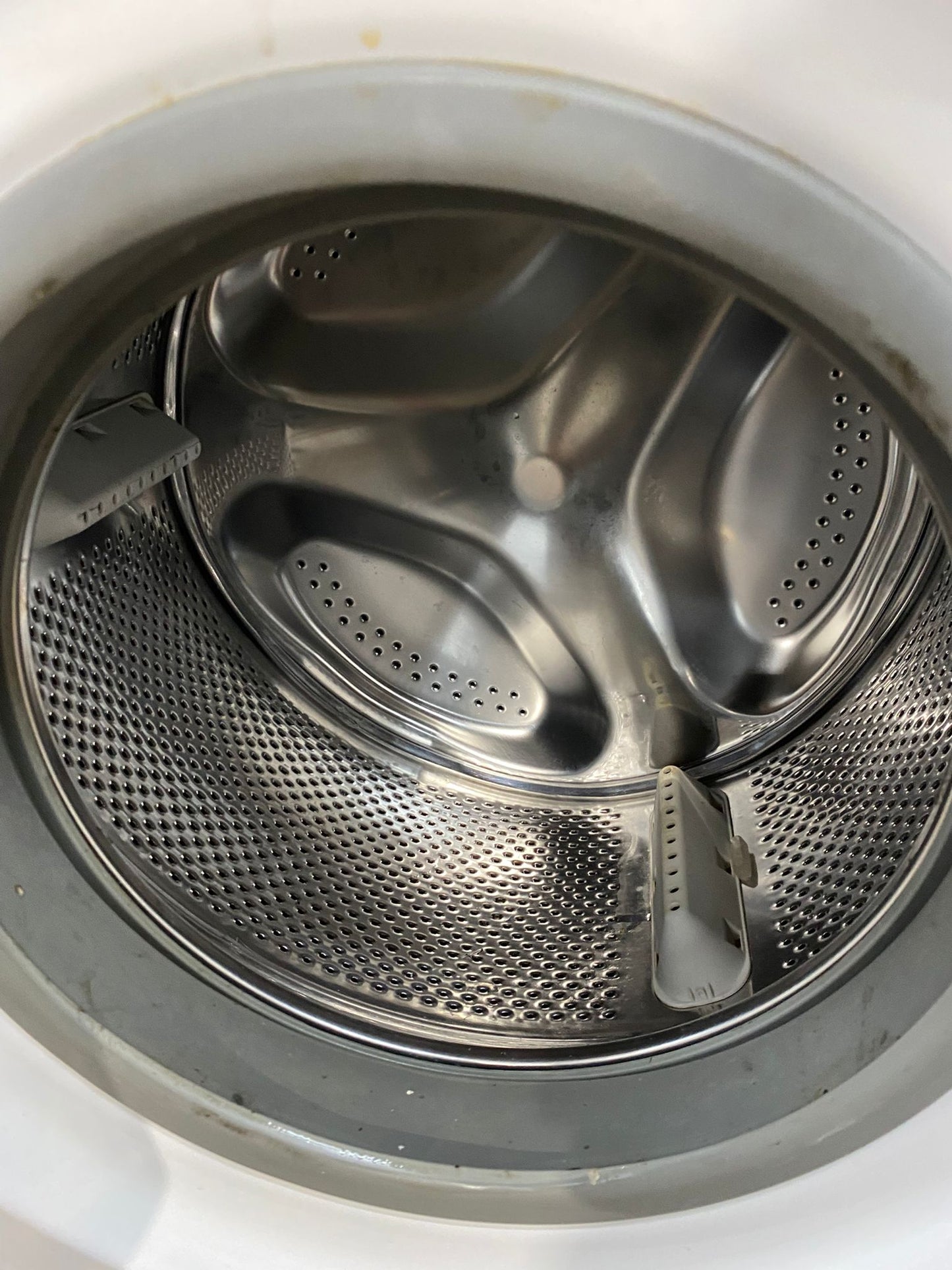 🚚Beautiful Latest Model Indesit 8KG A+ Energy Washing Machine For Sale